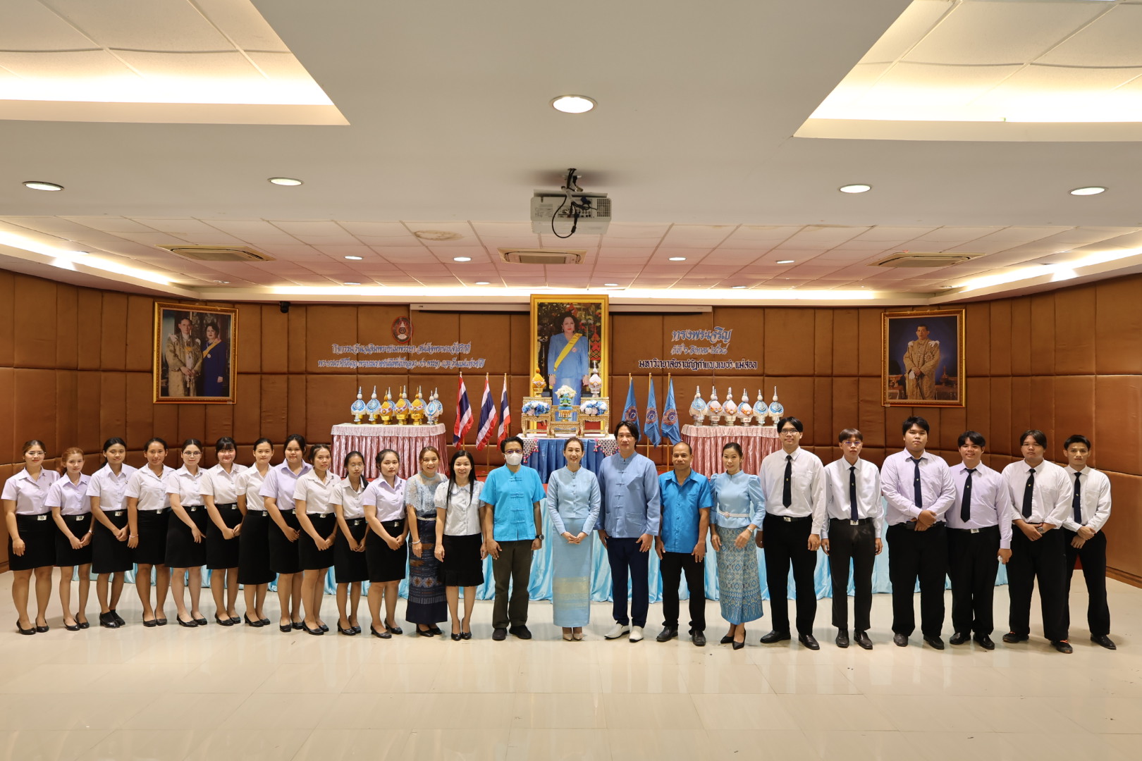 รูปภาพเข้าร่วมกิจกรรมออนไลน์ ของ อาจารย์ ดร.เอกรัฐ ปัญญาเทพ รูปภาพเข้าร่วมกิจกรรมออนไลน์ ของ อาจารย์ ดร.เอกรัฐ ปัญญาเทพ