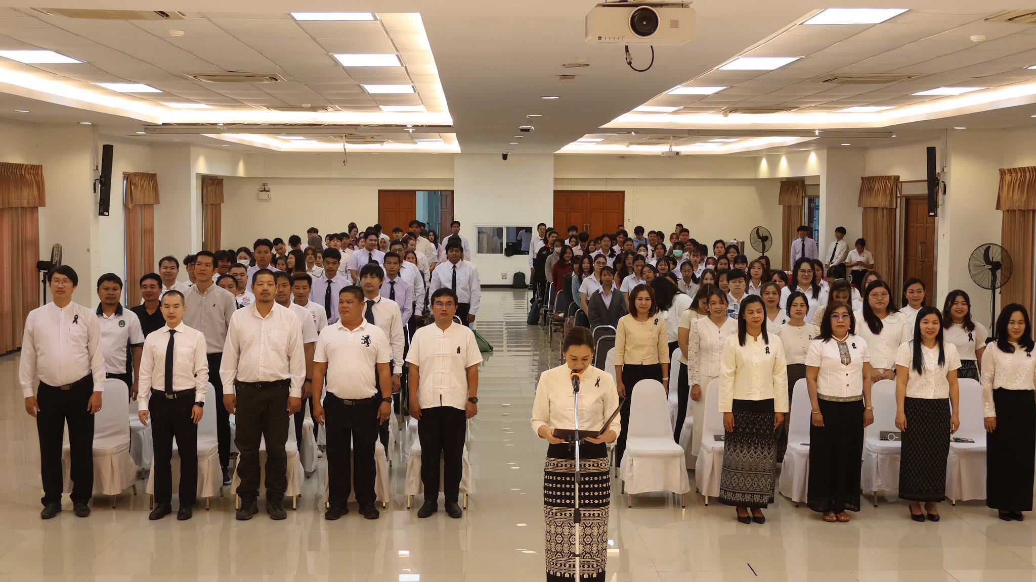 รูปภาพเข้าร่วมกิจกรรมออนไลน์ ของ ผศ.ดร.ธีรศิลป์ กันธา รูปภาพเข้าร่วมกิจกรรมออนไลน์ ของ ผศ.ดร.ธีรศิลป์ กันธา