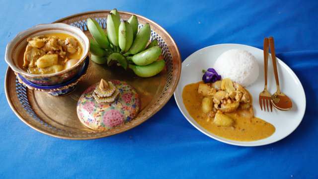 แกงมัสมั่นกล้วยไข่