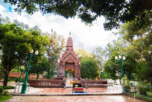 ตำนานศิลาแลง 700 ปี ศาลหลักเมืองกำแพงเพชร