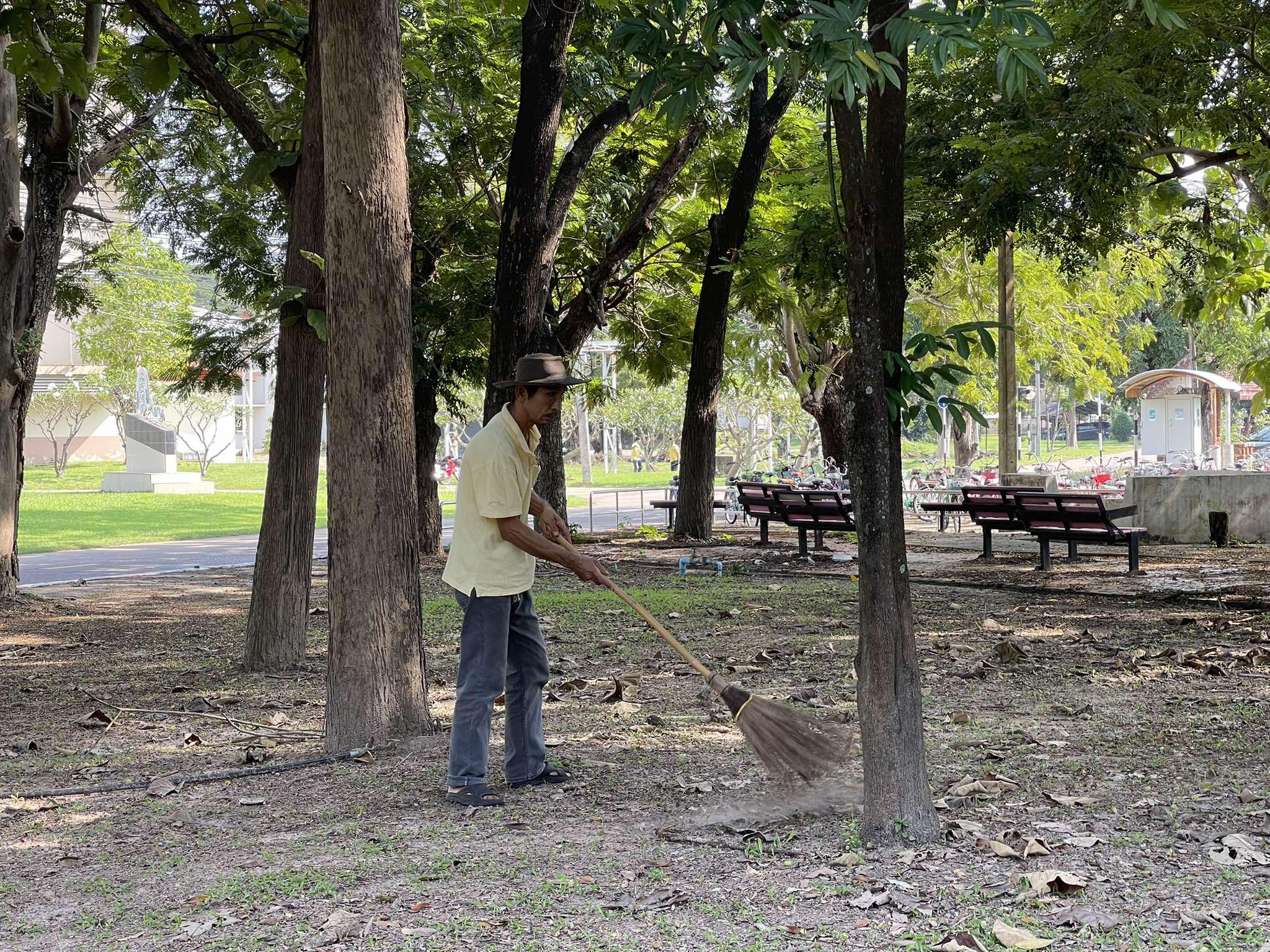 2. กิจกรรม Big Cleaning Day 091067