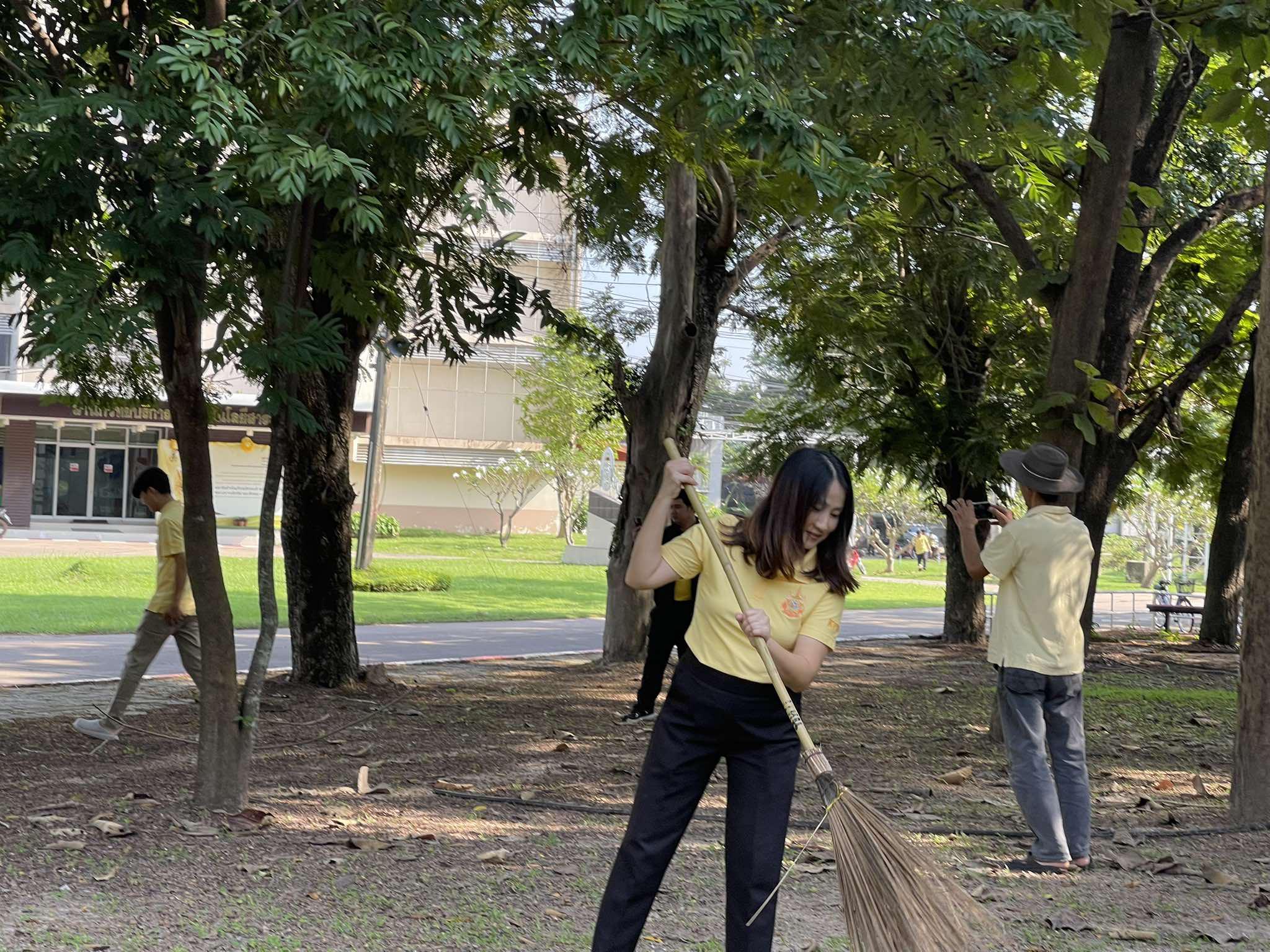 4. กิจกรรม Big Cleaning Day เนื่องในวันคล้ายวันสวรรคต พระบรมชนกาธิเบศร มหาภูมิพลอดุลยเดชมหาราช บรมนาถบพิตร ประจำปี 2567