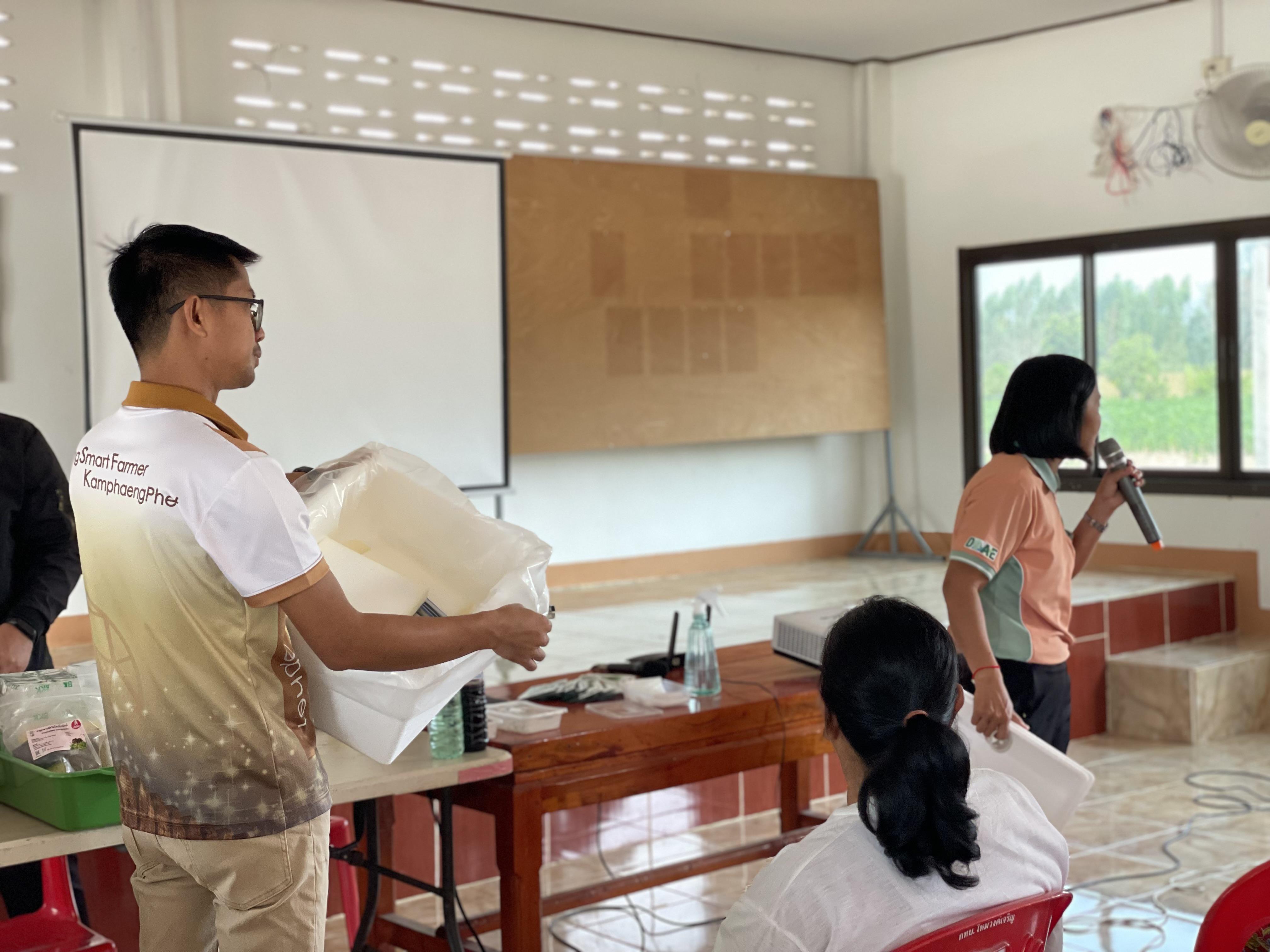 9. วันที่ 3 เมษายน 2568 เรื่อง การสร้างระบบอินเตอร์เน็ตของสรรพสิ่ง (IOT) สำหรับงานเกษตรอัจฉริยะ (Smart Farm) สำหรับประชาชนทั่วไป บ้านใหม่วงศ์เจริญ