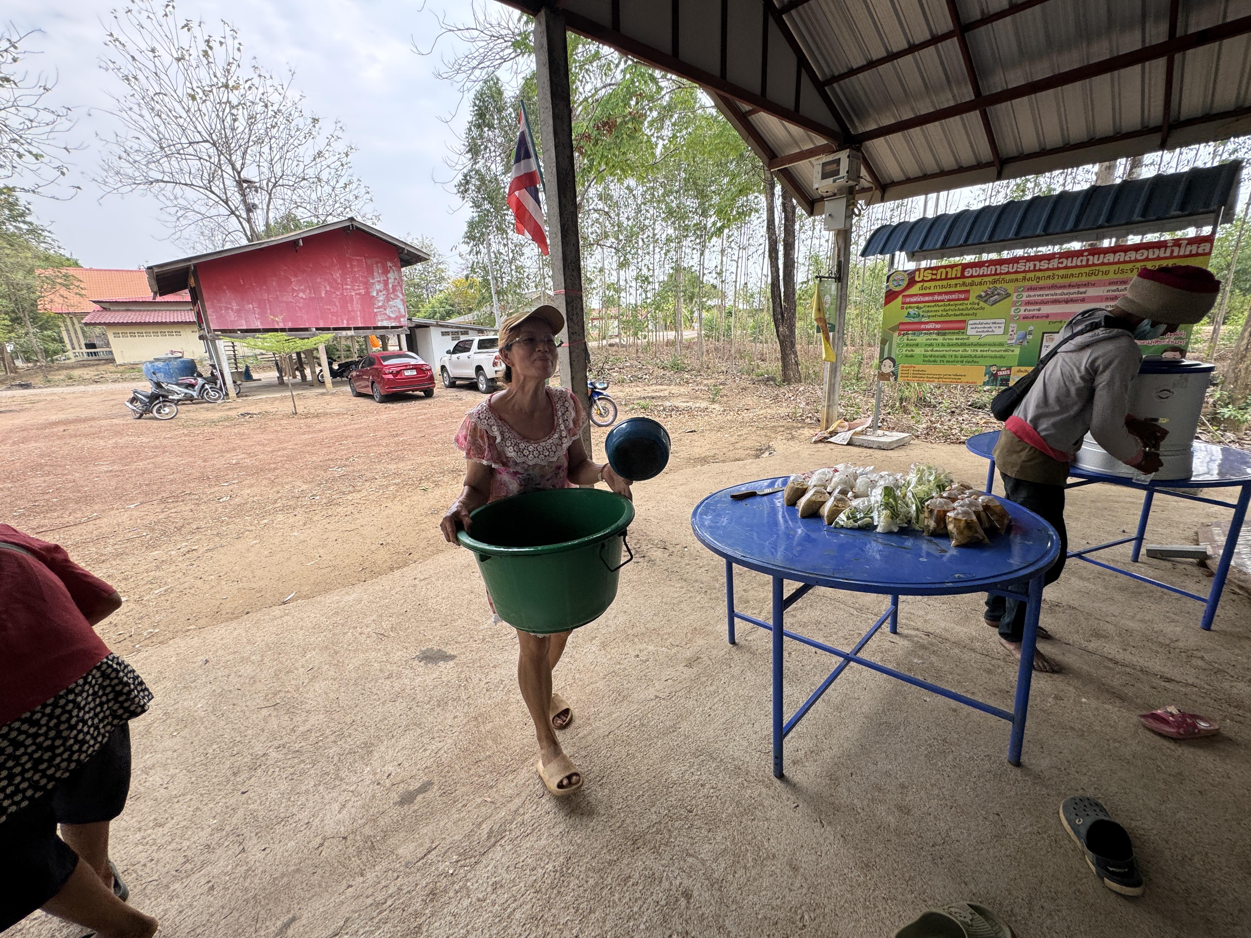 61. วันที่ 10 เมษายน 2568 เรื่อง การสร้างระบบอินเตอร์เน็ตของสรรพสิ่ง (IOT) สำหรับงานเกษตรอัจฉริยะ (Smart Farm) สำหรับประชาชนทั่วไป บ้านคลองหัวแหวน