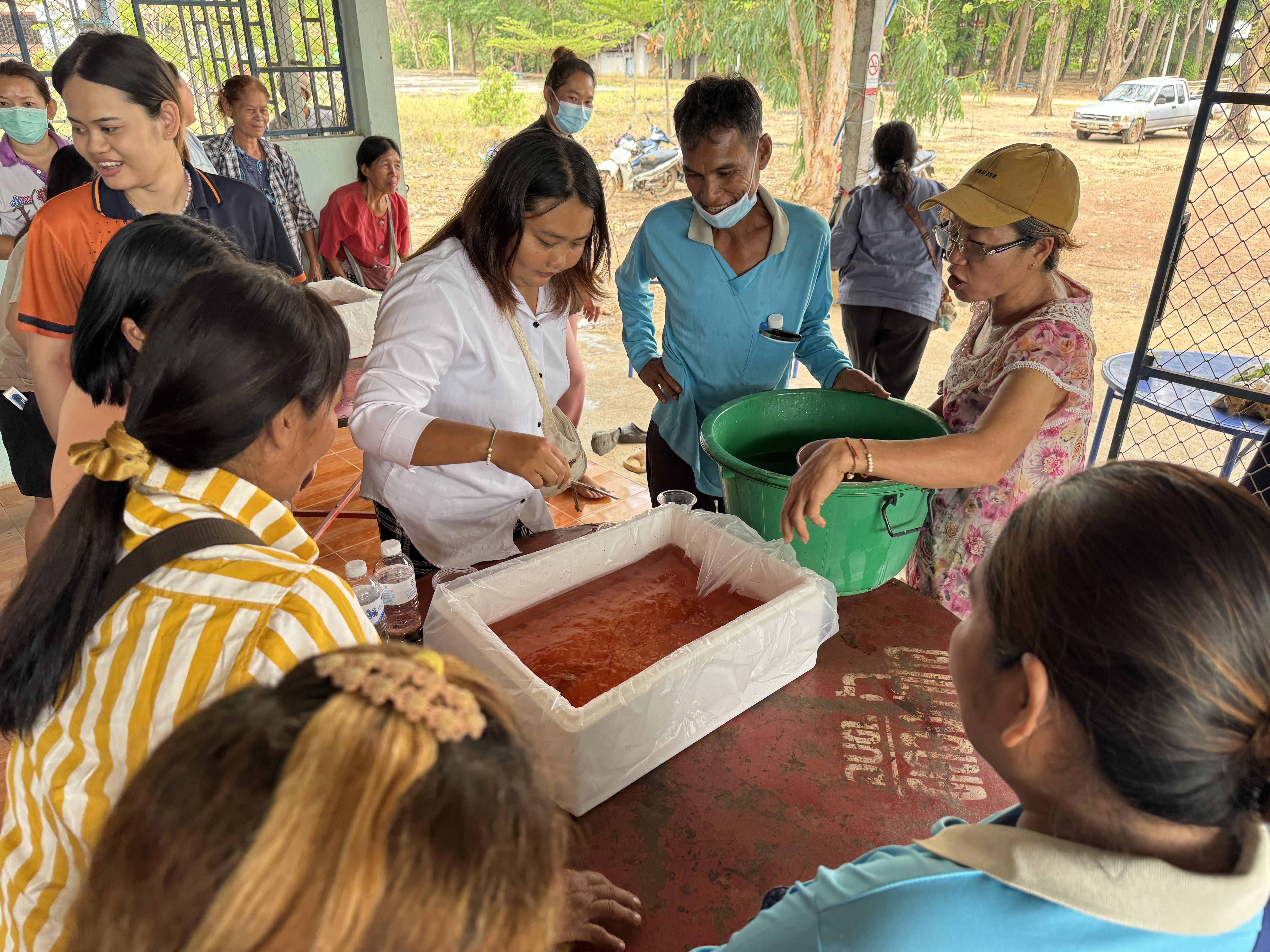 94. วันที่ 10 เมษายน 2568 เรื่อง การสร้างระบบอินเตอร์เน็ตของสรรพสิ่ง (IOT) สำหรับงานเกษตรอัจฉริยะ (Smart Farm) สำหรับประชาชนทั่วไป บ้านคลองหัวแหวน