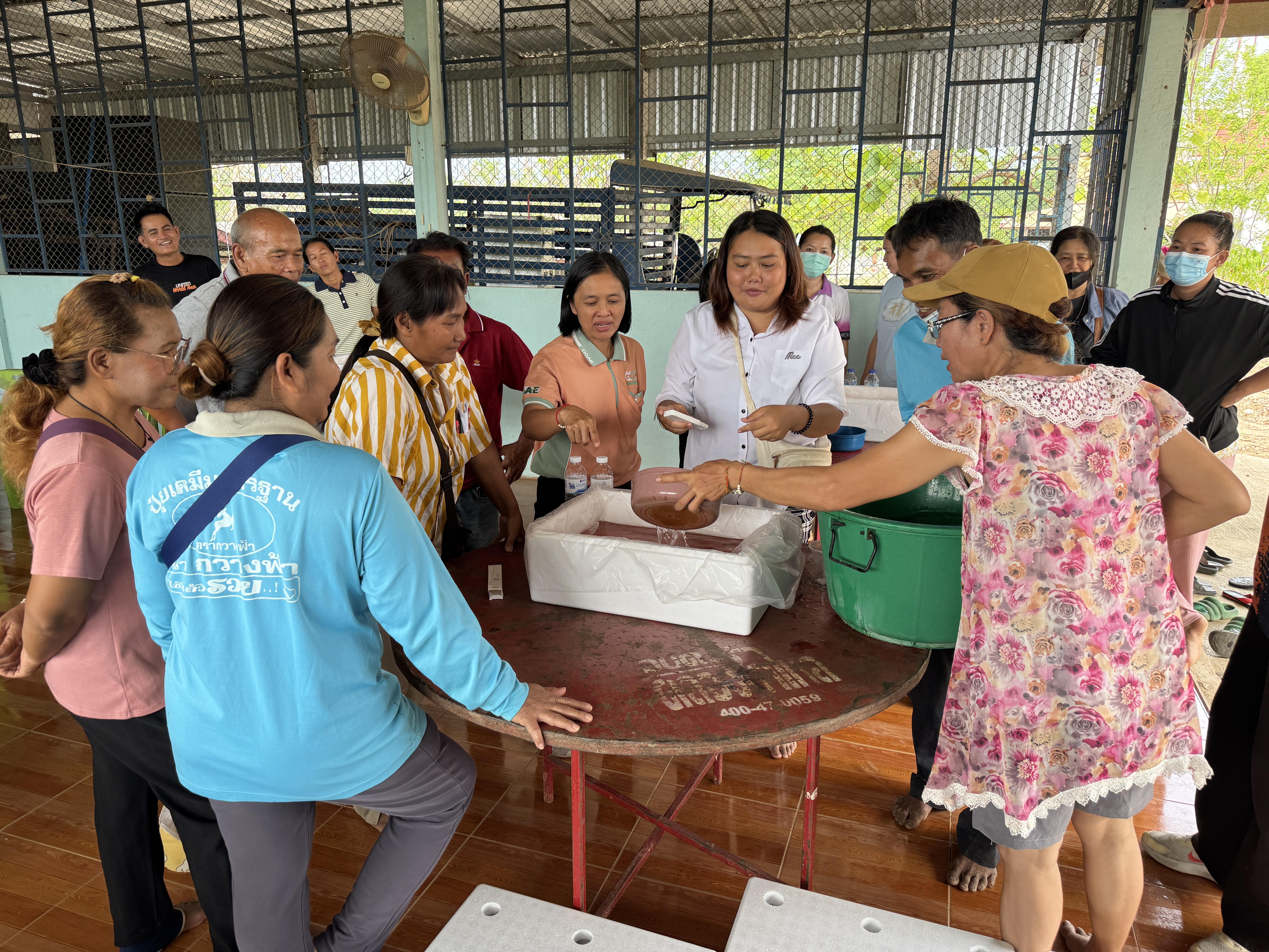 99. วันที่ 10 เมษายน 2568 เรื่อง การสร้างระบบอินเตอร์เน็ตของสรรพสิ่ง (IOT) สำหรับงานเกษตรอัจฉริยะ (Smart Farm) สำหรับประชาชนทั่วไป บ้านคลองหัวแหวน