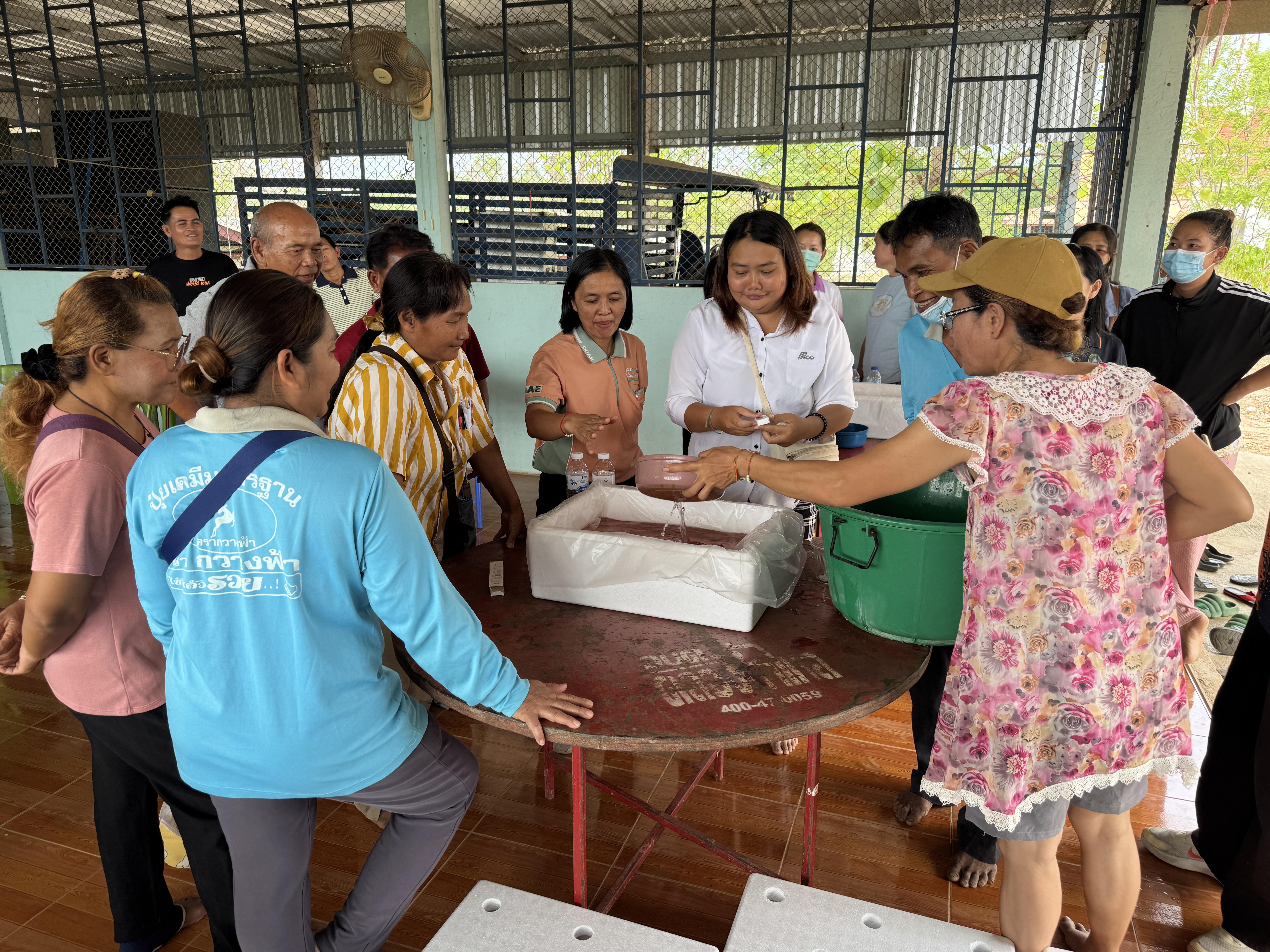 100. วันที่ 10 เมษายน 2568 เรื่อง การสร้างระบบอินเตอร์เน็ตของสรรพสิ่ง (IOT) สำหรับงานเกษตรอัจฉริยะ (Smart Farm) สำหรับประชาชนทั่วไป บ้านคลองหัวแหวน