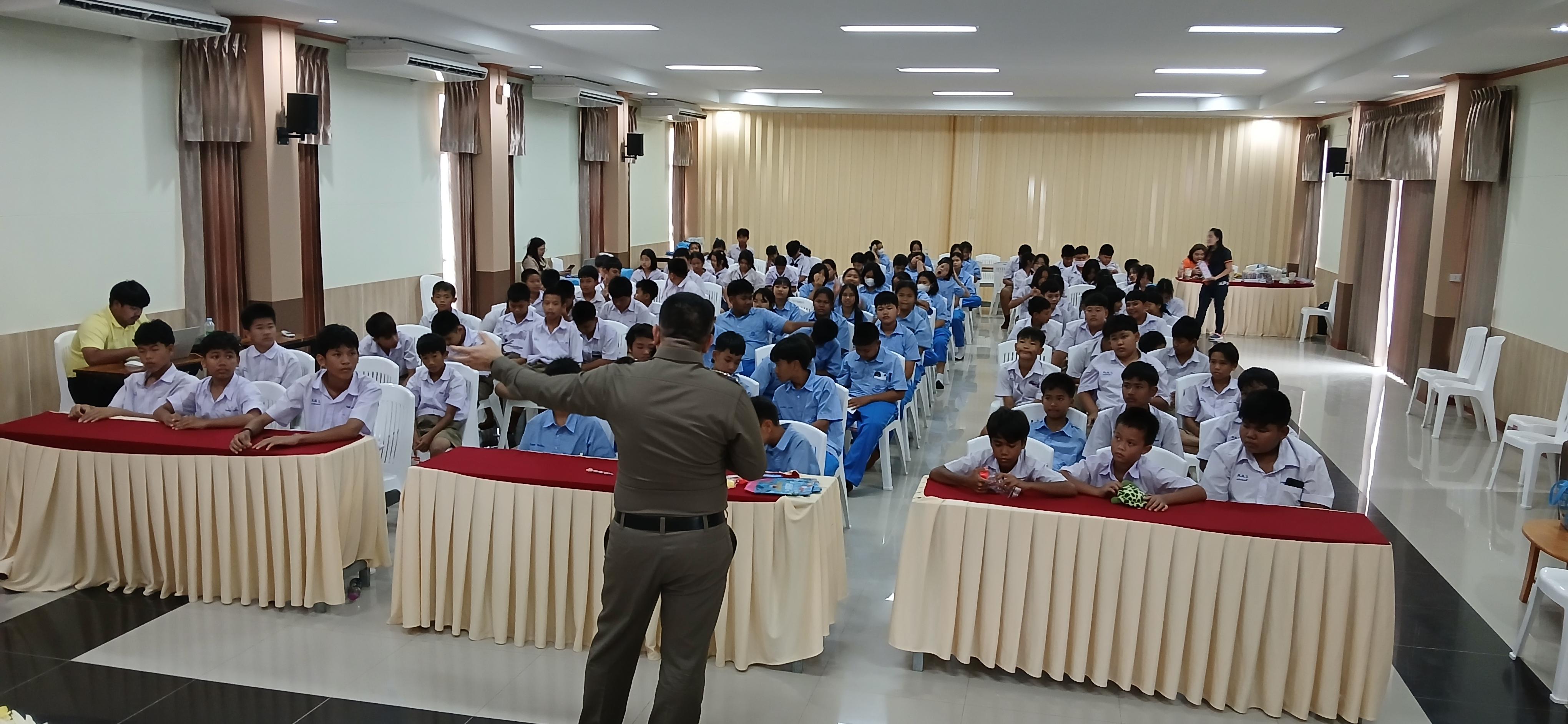 41. วันที่ 7 กรกฎาคม 2568  เรื่อง วัคซีนไซเบอร์ การป้องกันภัยอาชญากรรมทางเทคโนโลยี สำหรับนักเรียน โรงเรียนคลองลานวิทยา