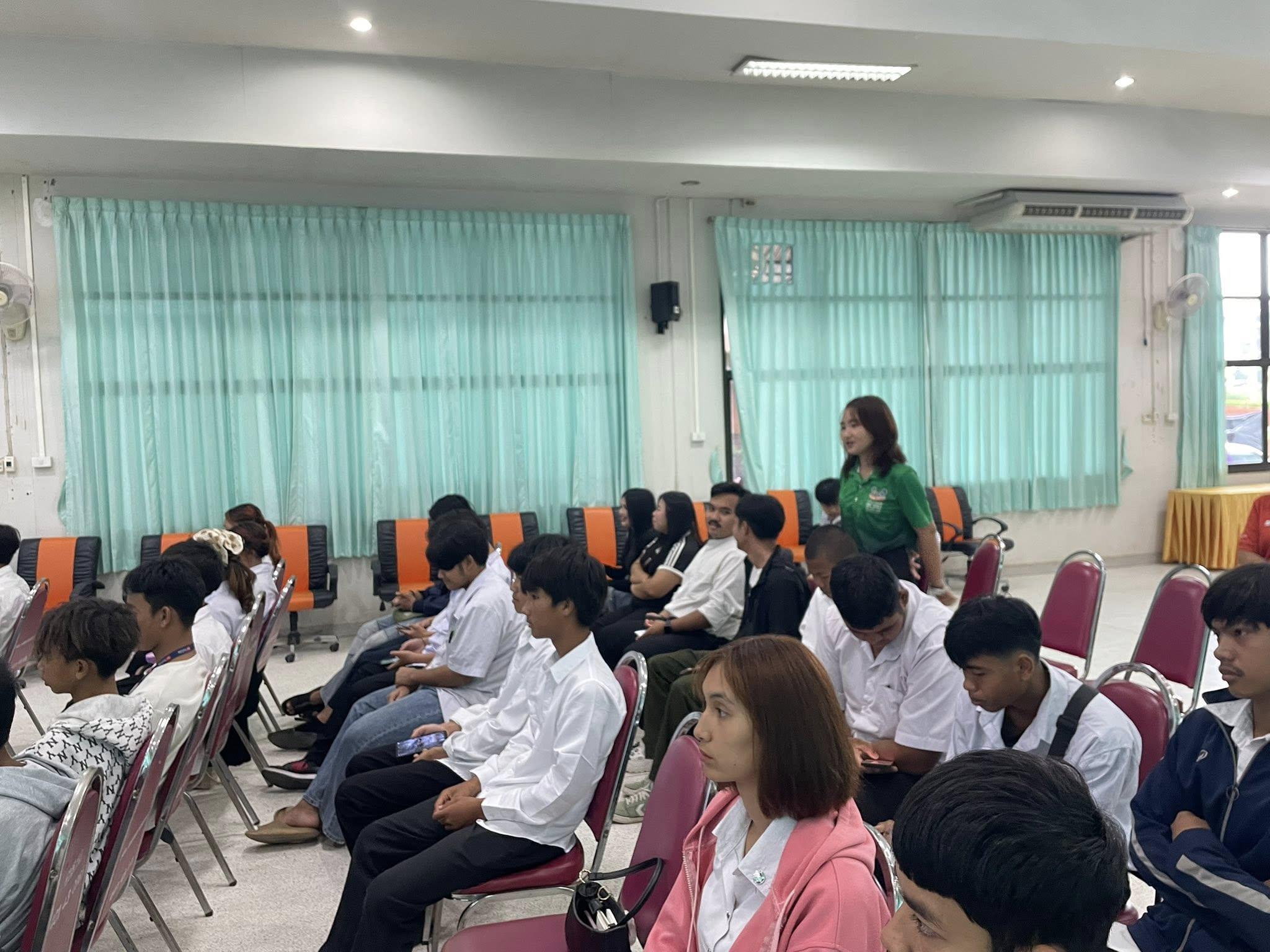 18. วันที่ 9 กรกฎาคม 2568 เรื่อง การสร้างระบบอินเตอร์เน็ตของสรรพสิ่ง (IOT) สำหรับงานเกษตรอัจฉริยะ (Smart Farm) สำหรับประชาชนทั่วไป ศูนย์ส่งเสริมการเรียนรู้อำเภอคลองลาน