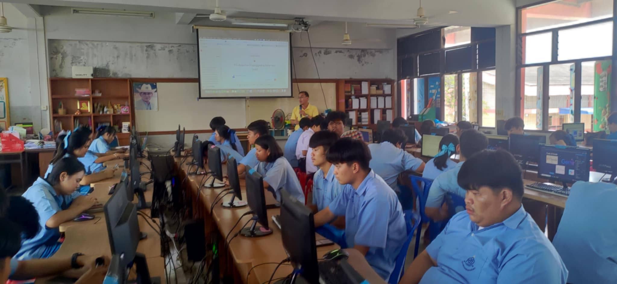 3. วันที่ 14 กรกฎาคม 2568 เรื่อง เรียนรู้ AI อย่างสร้างสรรค์ สำหรับนักเรียน โรงเรียนคลองลานวิทยา