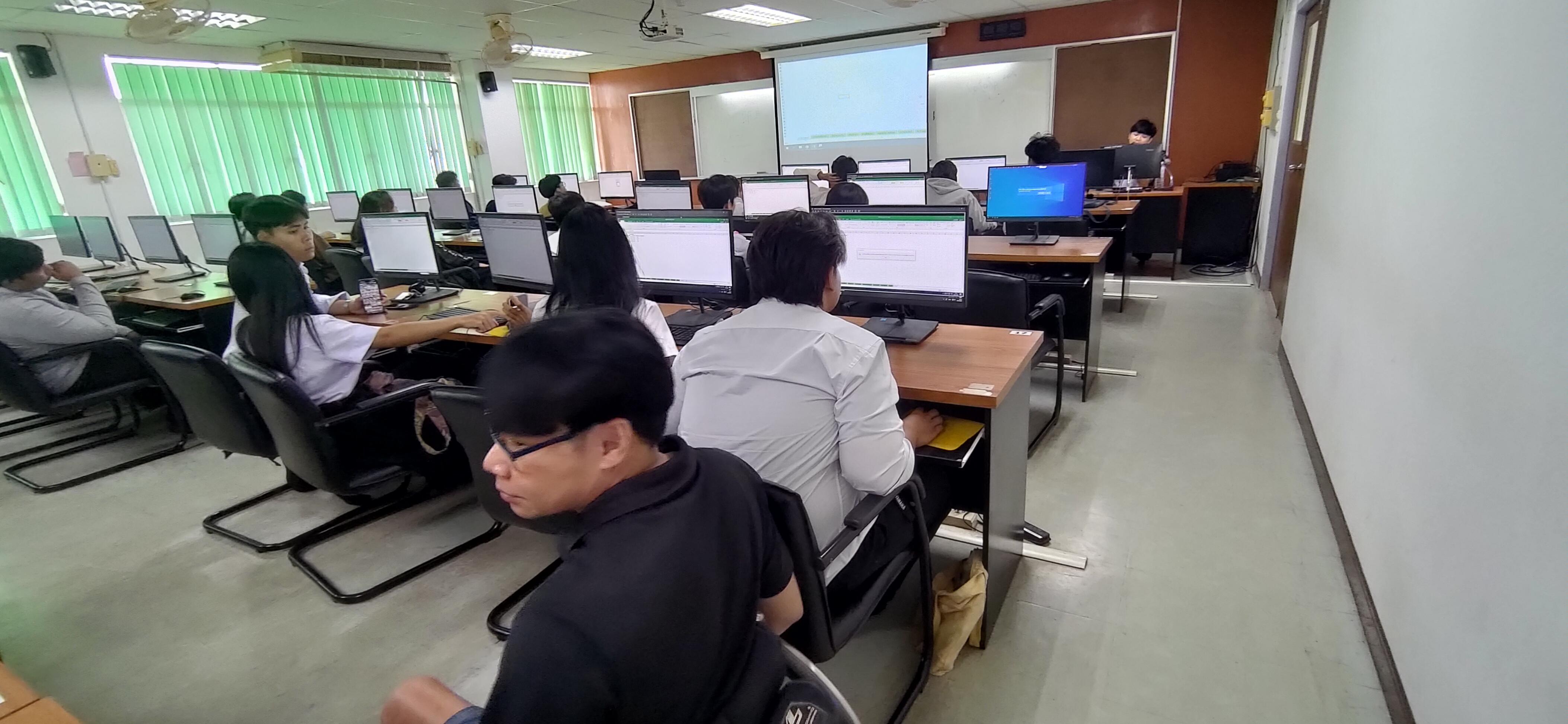 12. วันที่ 16 กรกฎาคม 2568 กิจกรรมอบรมการพัฒนาทักษะด้านดิจิทัลและสอบ (IC3) สำหรับนักศึกษา