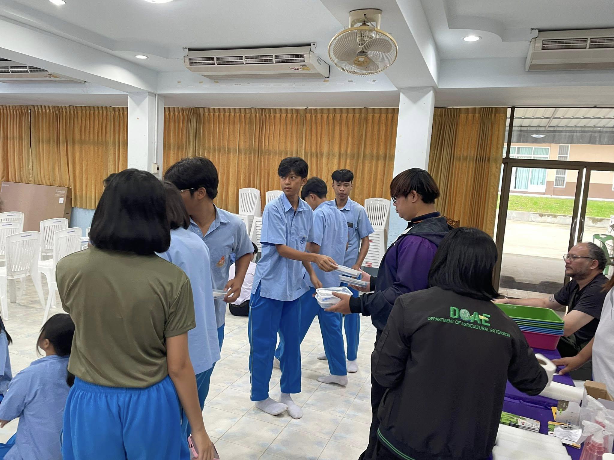 16. วันที่ 17 กรกฎาคม 2568 เรื่อง การสร้างระบบอินเตอร์เน็ตของสรรพสิ่ง (IOT) สำหรับงานเกษตรอัจฉริยะ (Smart Farm) สำหรับนักเรียน โรงเรียนคลองลานวิทยาคม