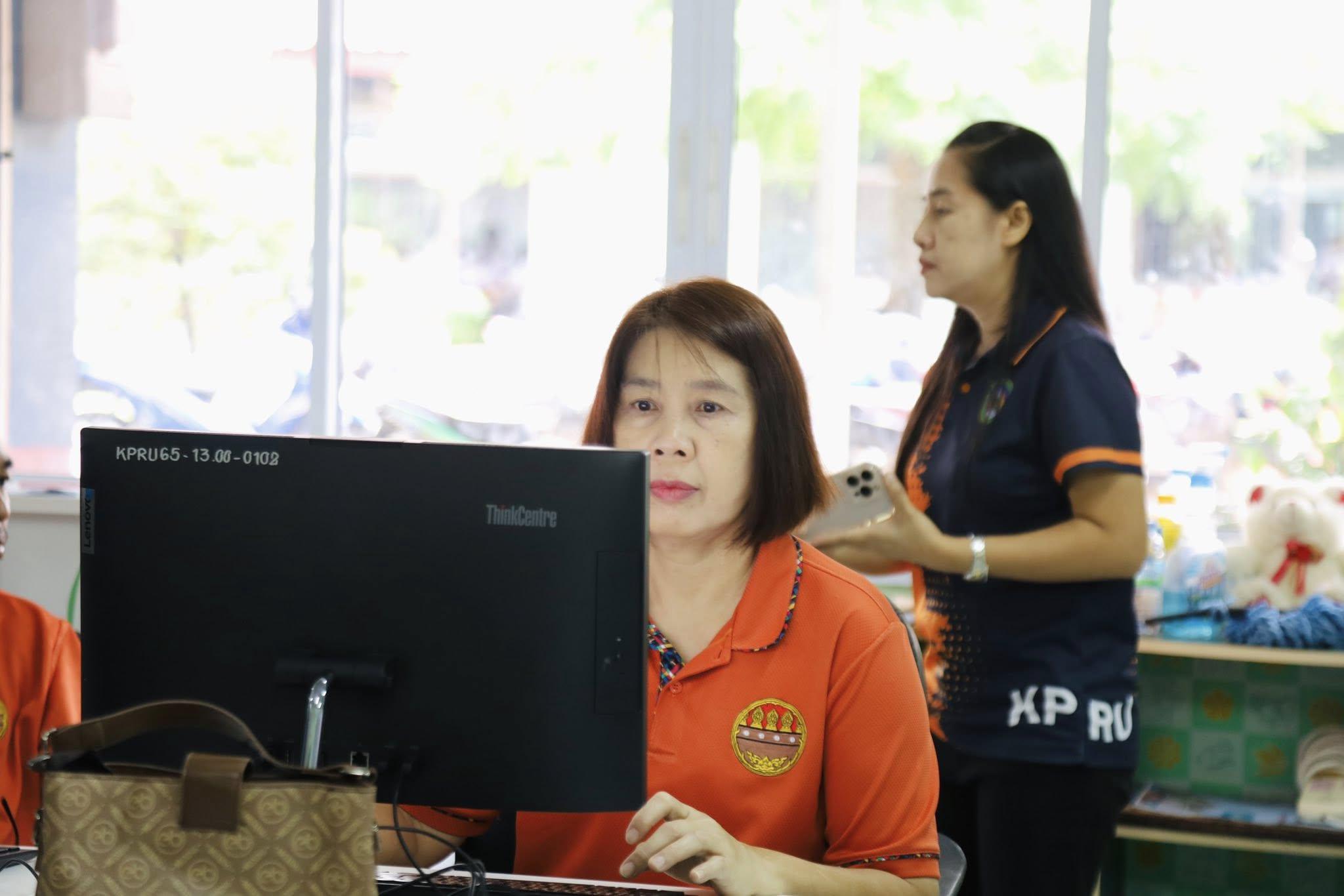 7. วันที่ 19 กรกฎาคม 2568 เรื่อง การตัดต่อวีดีโอและออกแบบกราฟิกเบื้องต้น สำหรับผลิตสื่อประชาสัมพันธ์ สำหรับประชาชนทั่วไป ศูนย์ส่งเสริมการเรียนรู้อำเภอคลองลาน