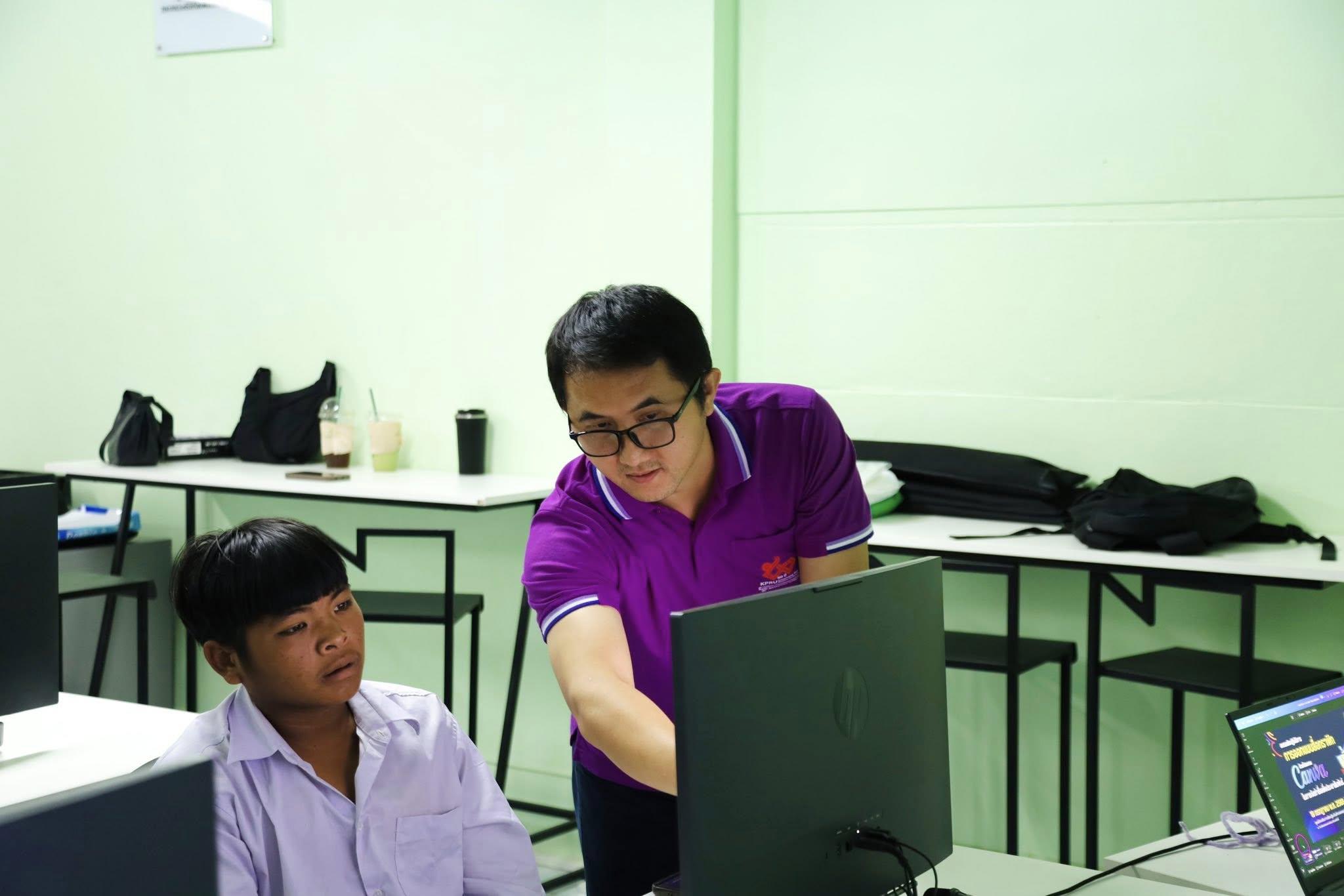 11. วันที่ 19 กรกฎาคม 2568 เรื่อง การตัดต่อวีดีโอและออกแบบกราฟิกเบื้องต้น สำหรับผลิตสื่อประชาสัมพันธ์ สำหรับประชาชนทั่วไป ศูนย์ส่งเสริมการเรียนรู้อำเภอคลองลาน