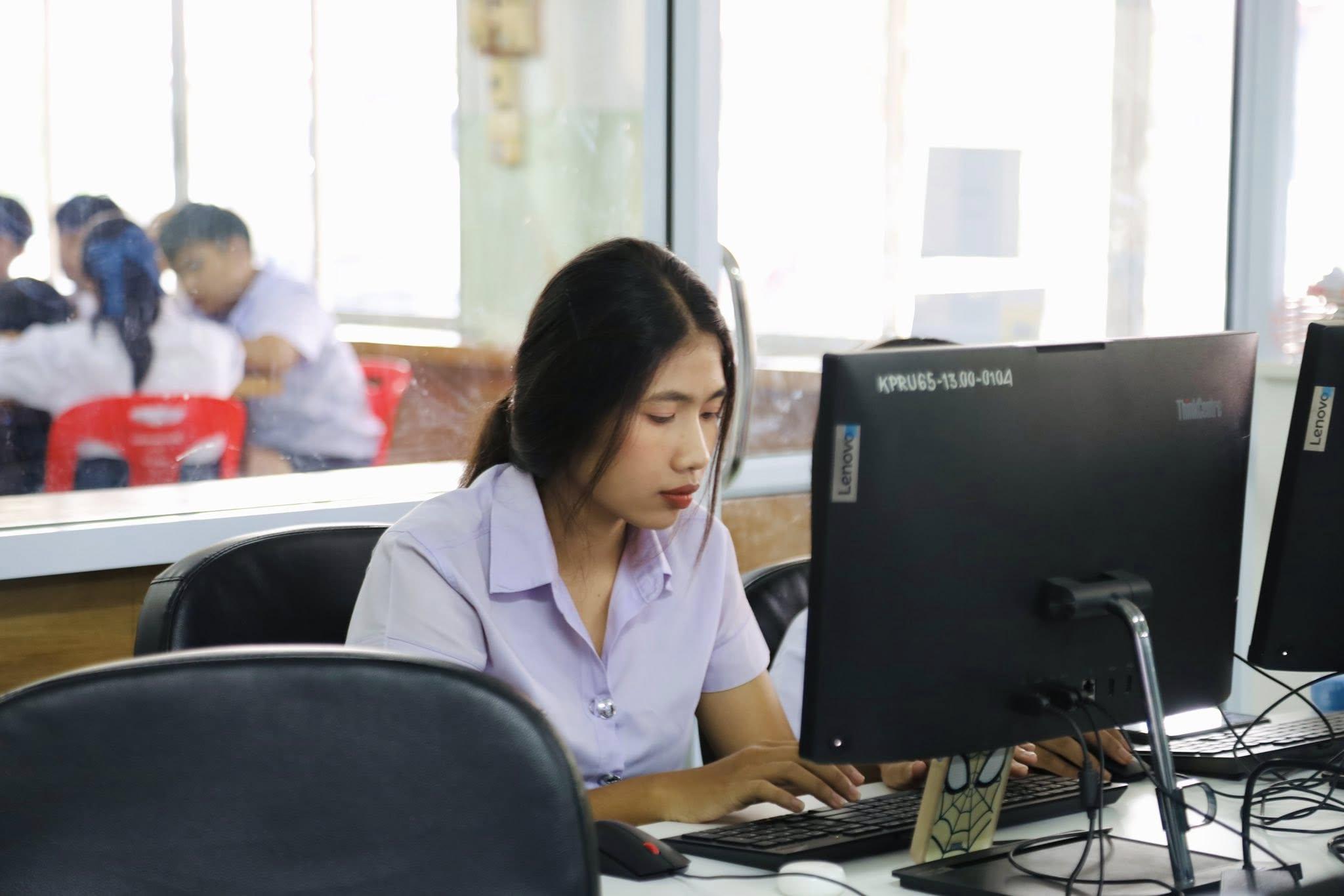 19. วันที่ 19 กรกฎาคม 2568 เรื่อง การตัดต่อวีดีโอและออกแบบกราฟิกเบื้องต้น สำหรับผลิตสื่อประชาสัมพันธ์ สำหรับประชาชนทั่วไป ศูนย์ส่งเสริมการเรียนรู้อำเภอคลองลาน