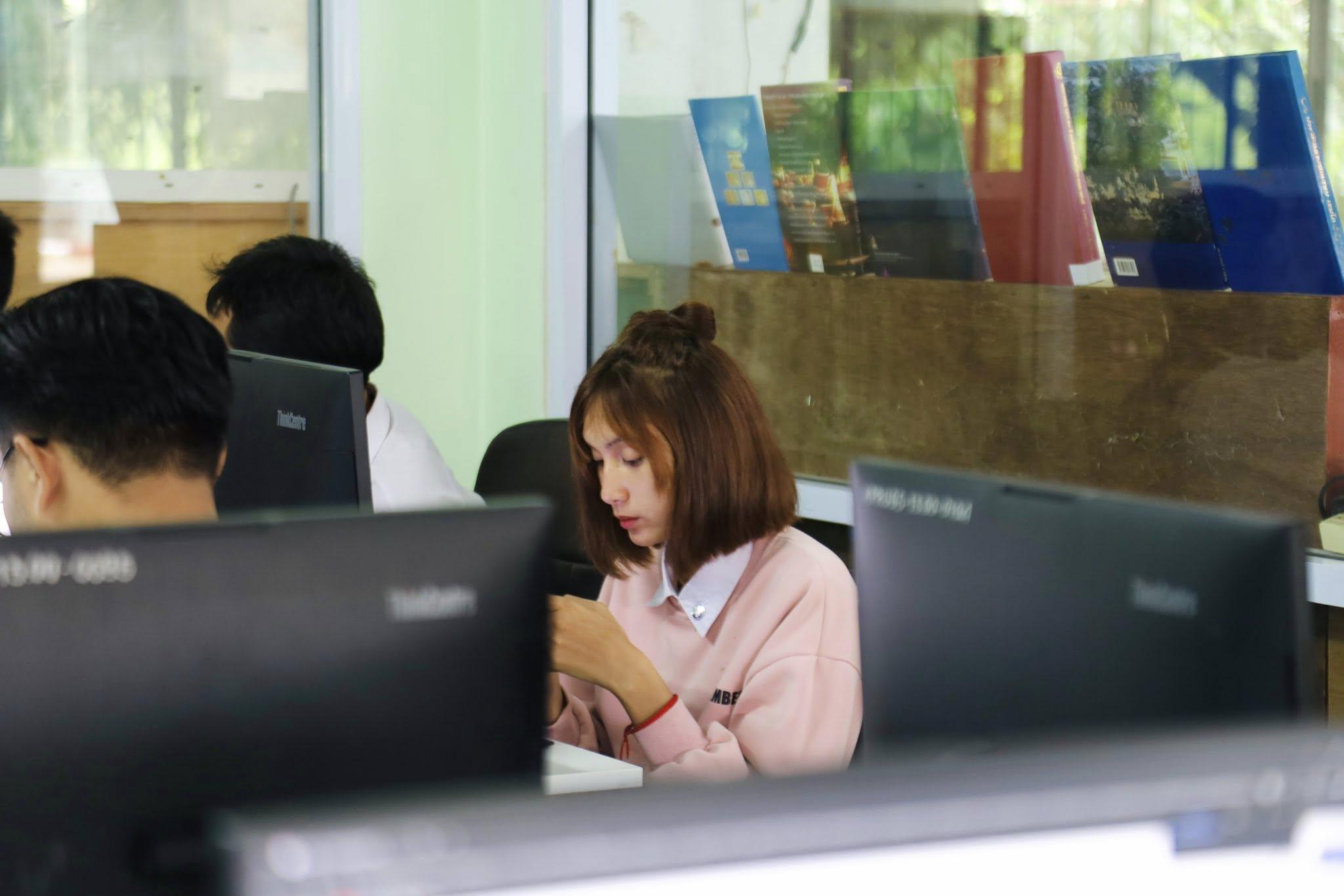 23. วันที่ 19 กรกฎาคม 2568 เรื่อง การตัดต่อวีดีโอและออกแบบกราฟิกเบื้องต้น สำหรับผลิตสื่อประชาสัมพันธ์ สำหรับประชาชนทั่วไป ศูนย์ส่งเสริมการเรียนรู้อำเภอคลองลาน