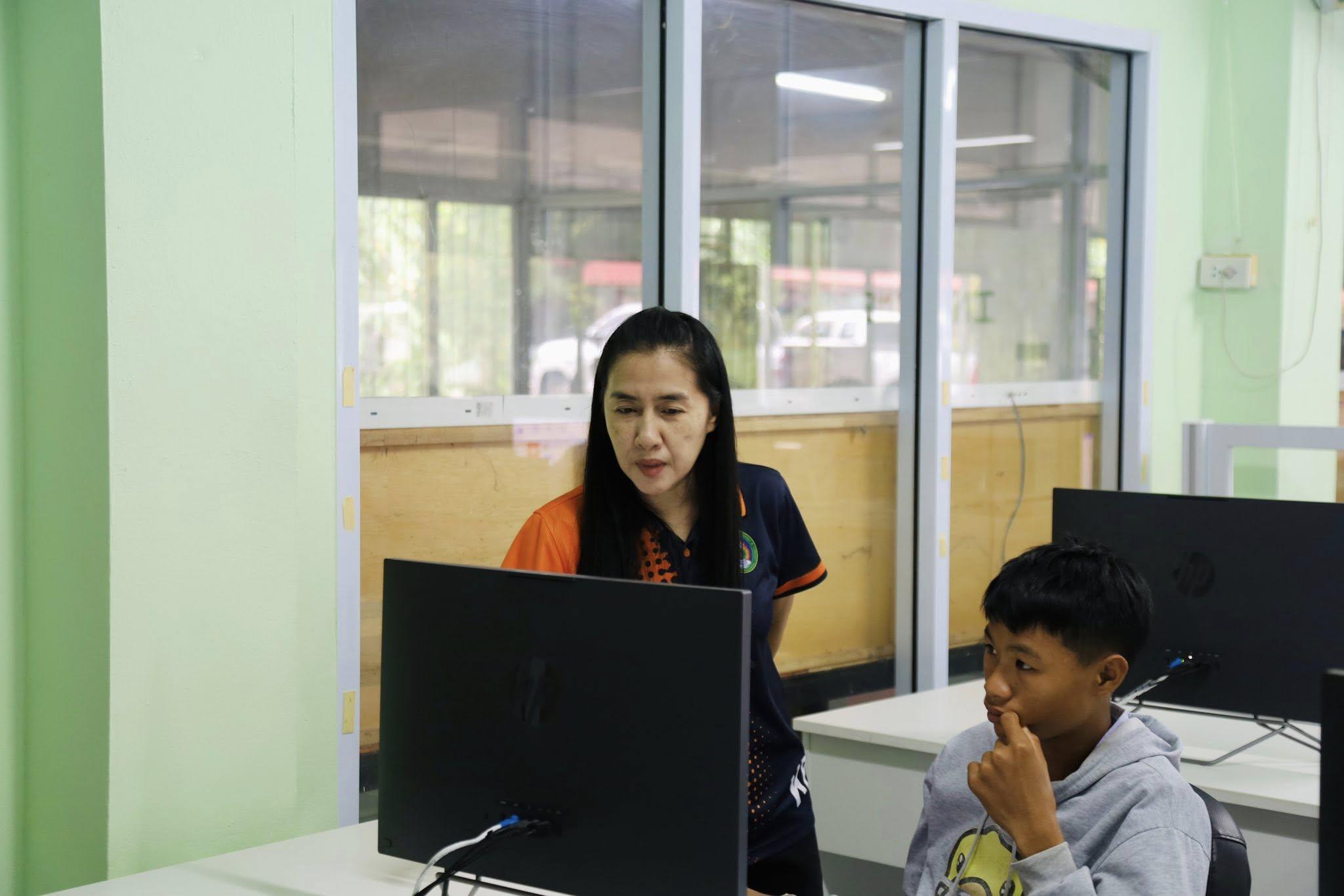 33. วันที่ 19 กรกฎาคม 2568 เรื่อง การตัดต่อวีดีโอและออกแบบกราฟิกเบื้องต้น สำหรับผลิตสื่อประชาสัมพันธ์ สำหรับประชาชนทั่วไป ศูนย์ส่งเสริมการเรียนรู้อำเภอคลองลาน