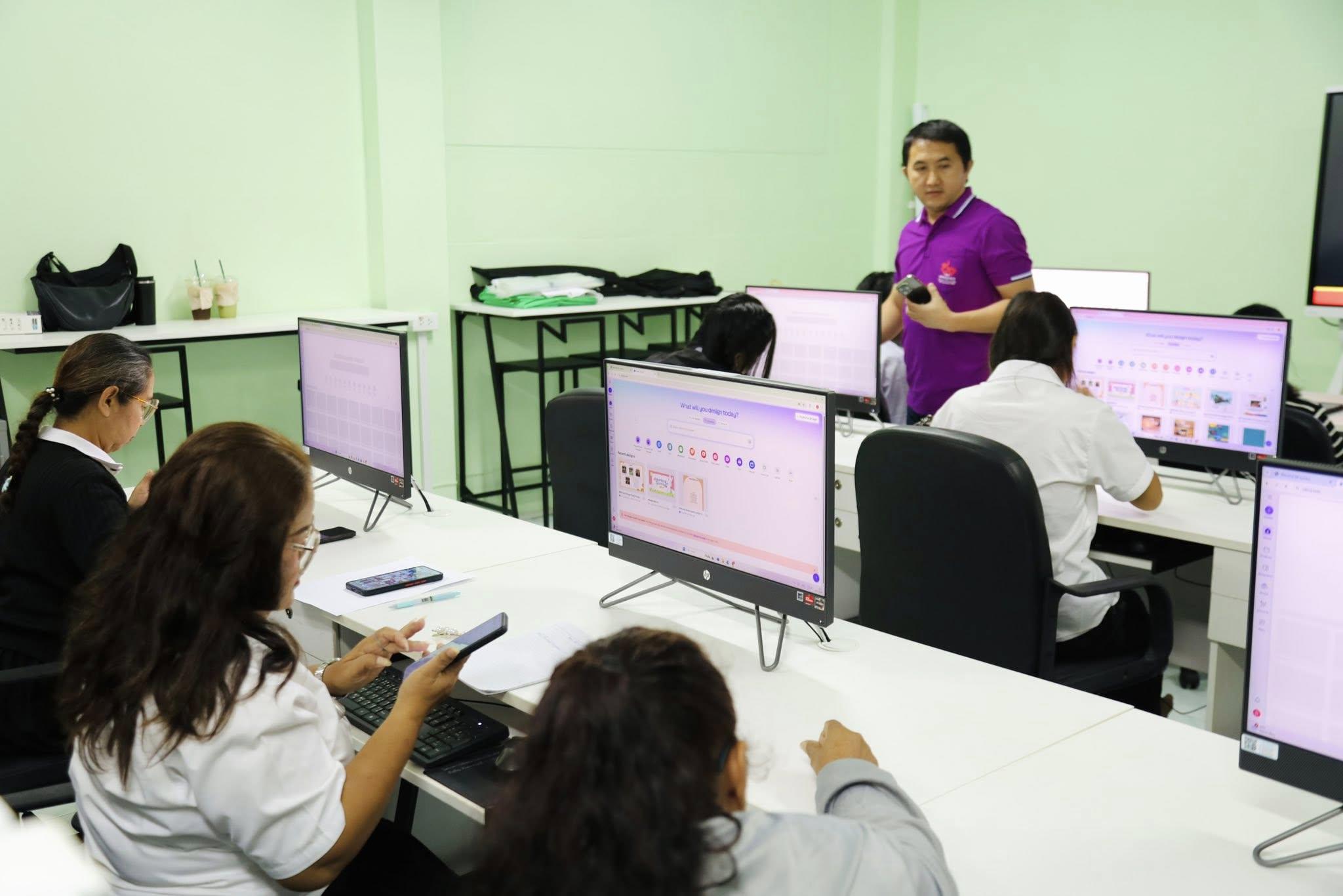 38. วันที่ 19 กรกฎาคม 2568 เรื่อง การตัดต่อวีดีโอและออกแบบกราฟิกเบื้องต้น สำหรับผลิตสื่อประชาสัมพันธ์ สำหรับประชาชนทั่วไป ศูนย์ส่งเสริมการเรียนรู้อำเภอคลองลาน