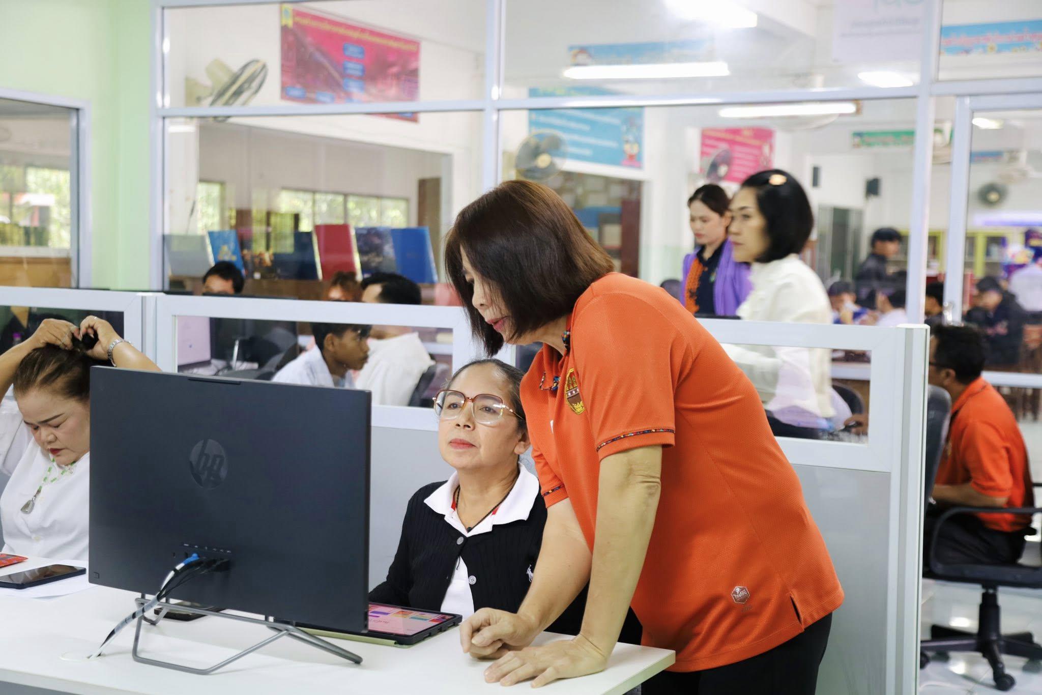 40. วันที่ 19 กรกฎาคม 2568 เรื่อง การตัดต่อวีดีโอและออกแบบกราฟิกเบื้องต้น สำหรับผลิตสื่อประชาสัมพันธ์ สำหรับประชาชนทั่วไป ศูนย์ส่งเสริมการเรียนรู้อำเภอคลองลาน