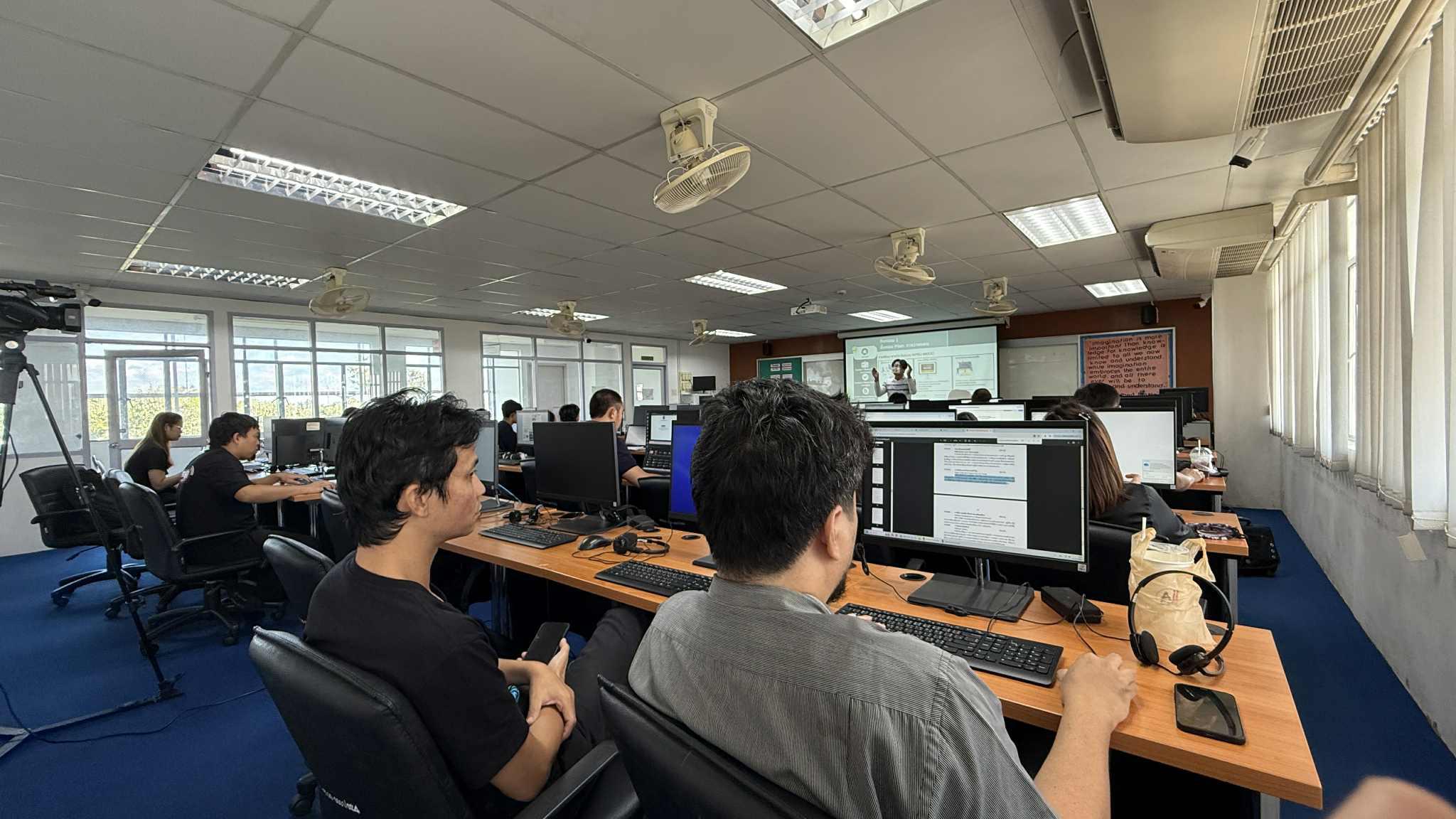 1. วันที่ 12 พฤศจิกายน 2568 อบรมเชิงปฏิบัติการ เรื่อง การจัดการเรียนการสอนผ่านระบบ KPRU MOOC และการใช้งานระบบคลังหน่วยกิต