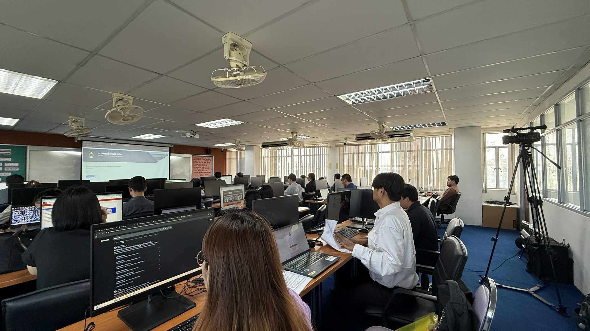 22. วันที่ 12 พฤศจิกายน 2568 อบรมเชิงปฏิบัติการ เรื่อง การจัดการเรียนการสอนผ่านระบบ KPRU MOOC และการใช้งานระบบคลังหน่วยกิต