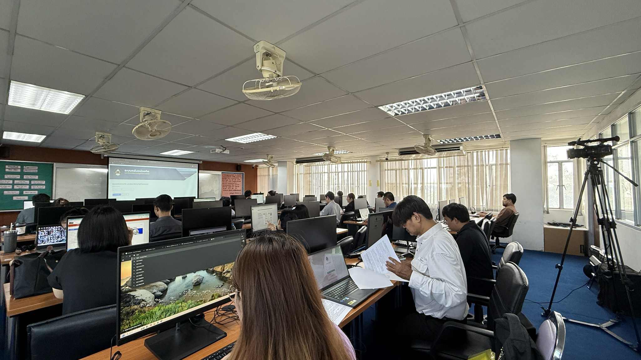 25. วันที่ 12 พฤศจิกายน 2568 อบรมเชิงปฏิบัติการ เรื่อง การจัดการเรียนการสอนผ่านระบบ KPRU MOOC และการใช้งานระบบคลังหน่วยกิต
