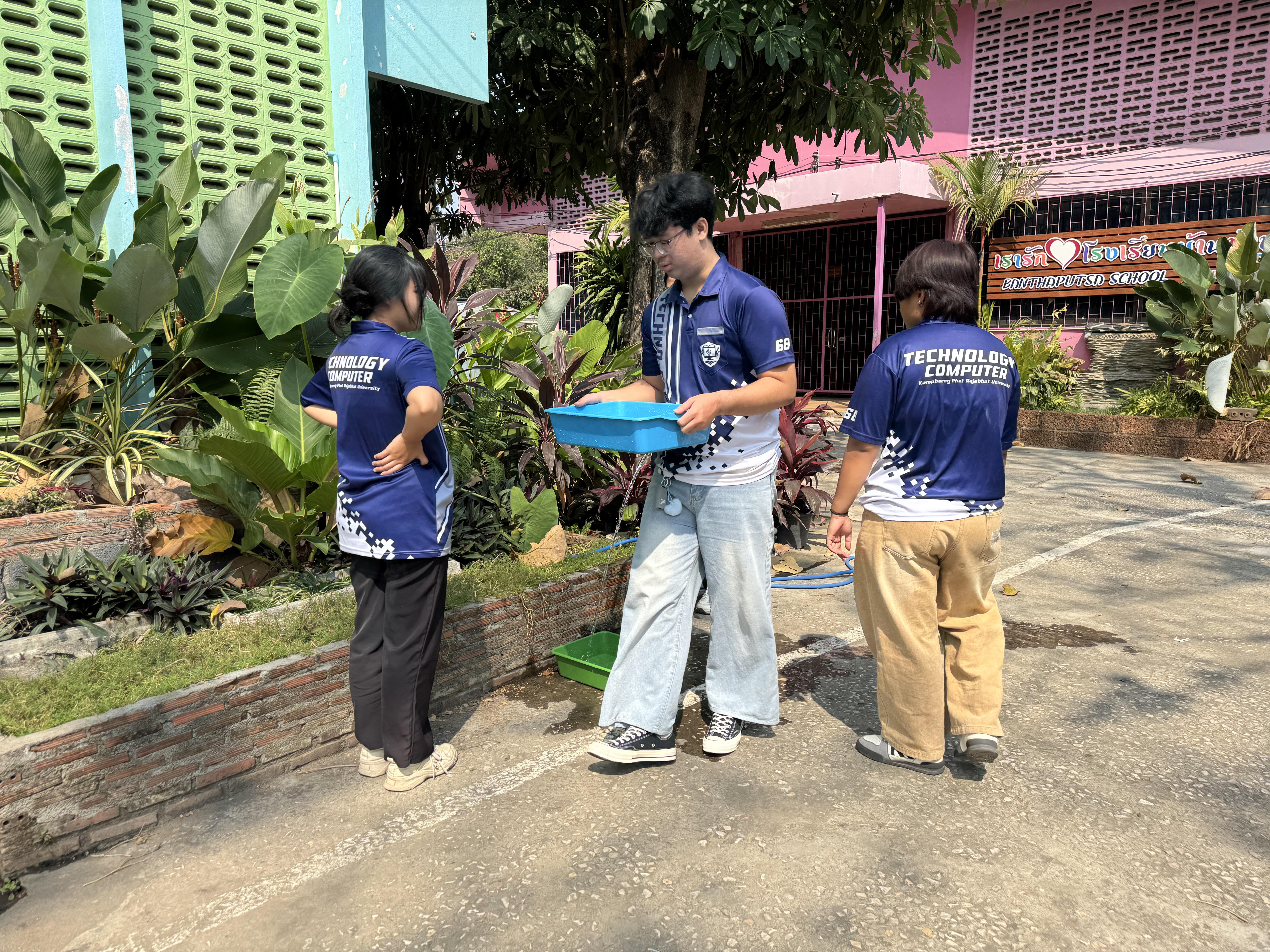 39. วันที่ 28 กุมภาพันธ์ 2569  เรื่อง การสร้างระบบอินเตอร์เน็ตของสรรพสิ่ง (IOT) สำหรับงานเกษตรอัจฉริยะ (Smart Farm) สำหรับนักเรียน รร.ท่าพุทรา
