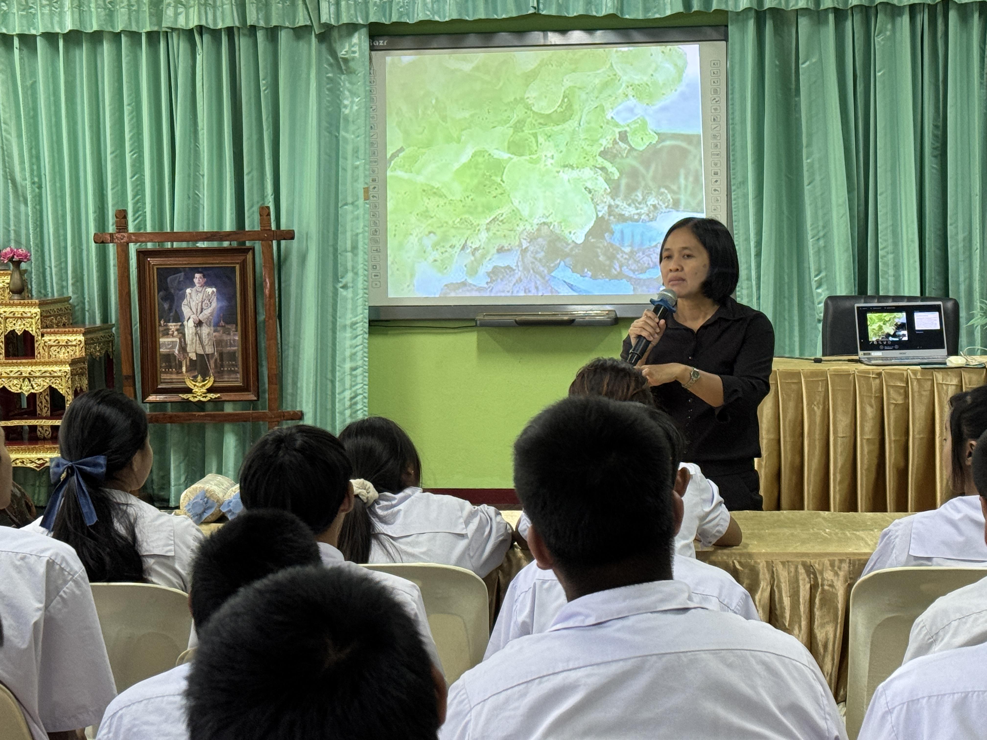 53. วันที่ 28 กุมภาพันธ์ 2569  เรื่อง การสร้างระบบอินเตอร์เน็ตของสรรพสิ่ง (IOT) สำหรับงานเกษตรอัจฉริยะ (Smart Farm) สำหรับนักเรียน รร.ท่าพุทรา