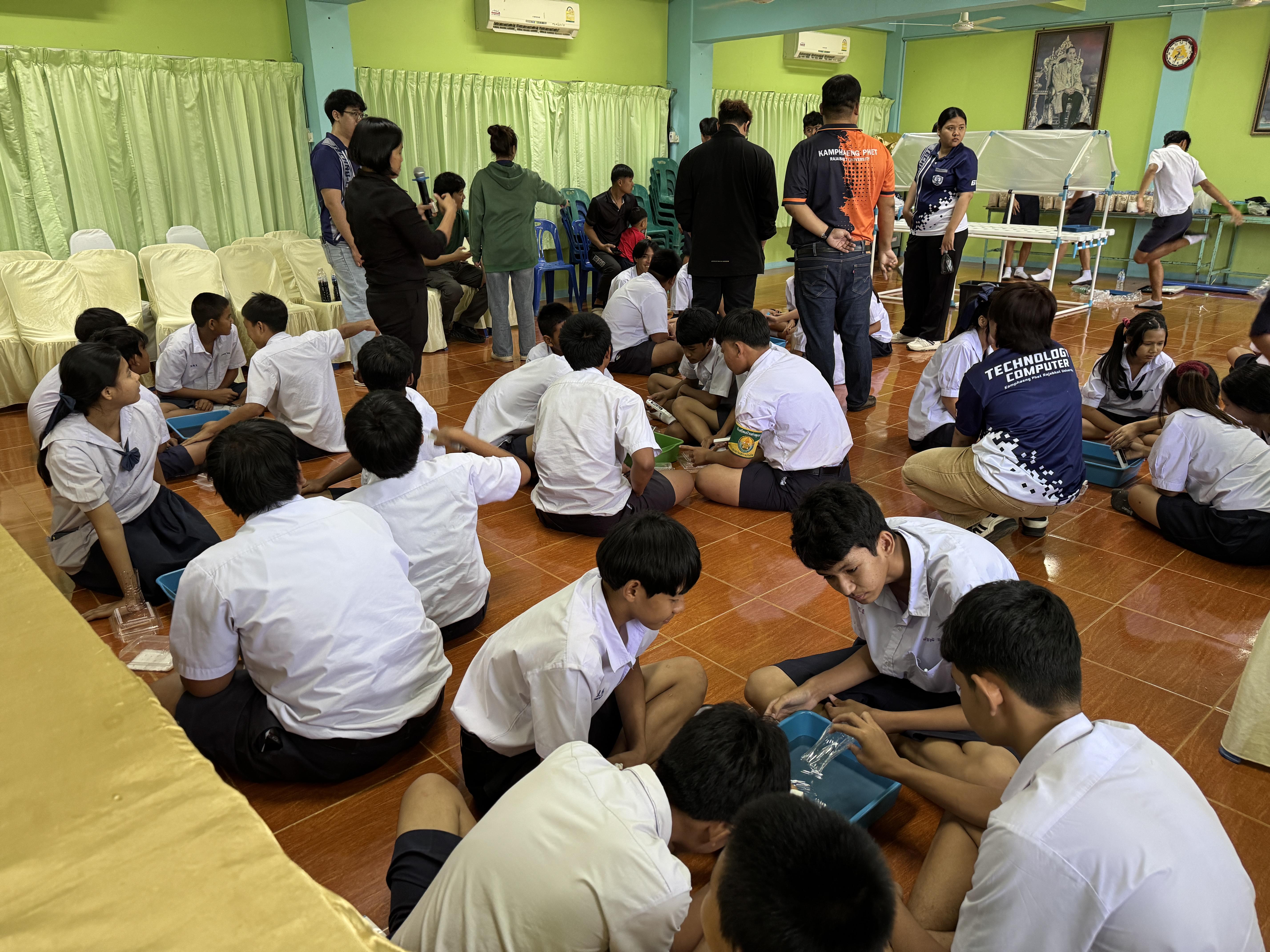 92. วันที่ 28 กุมภาพันธ์ 2569  เรื่อง การสร้างระบบอินเตอร์เน็ตของสรรพสิ่ง (IOT) สำหรับงานเกษตรอัจฉริยะ (Smart Farm) สำหรับนักเรียน รร.ท่าพุทรา