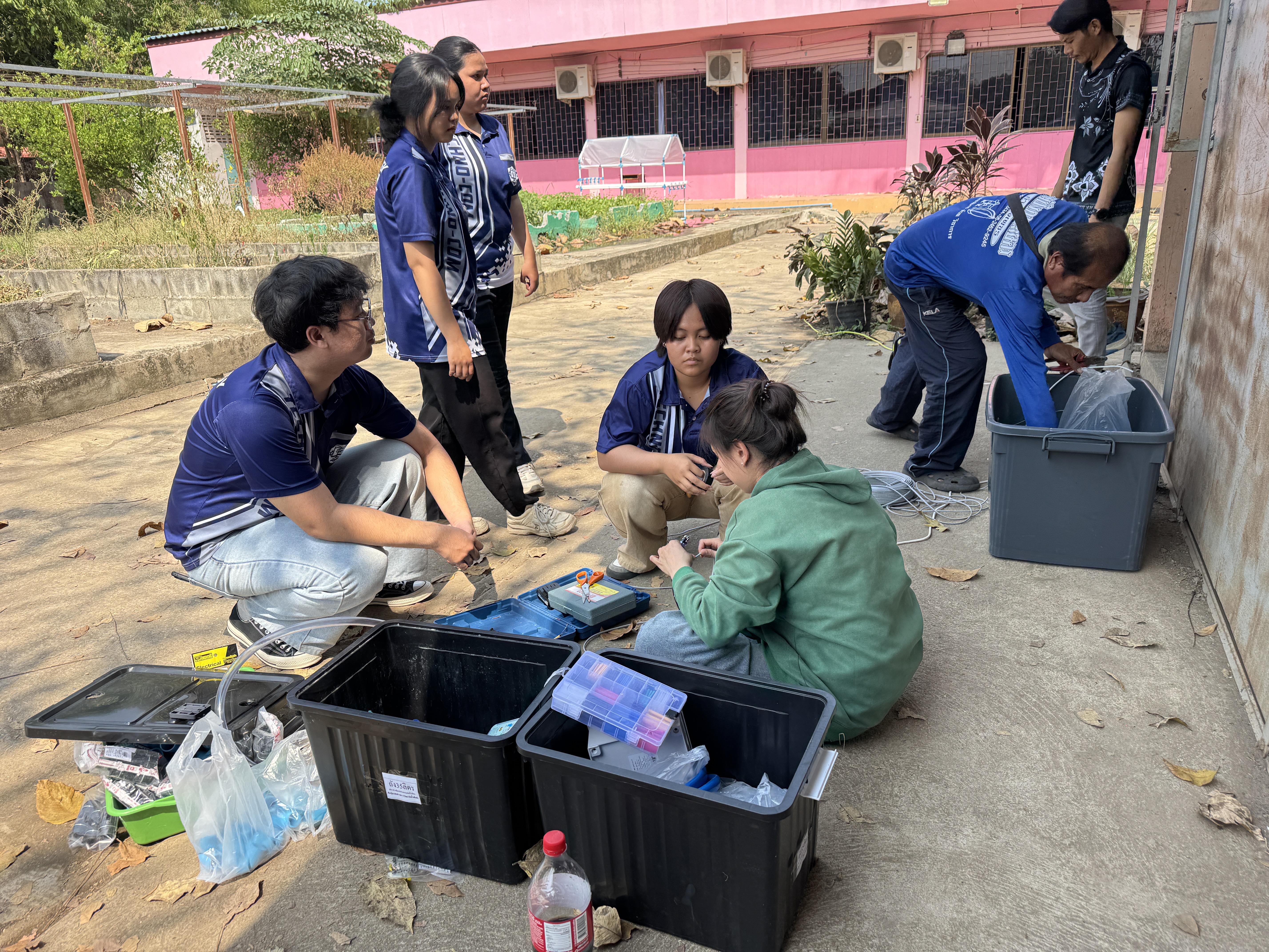 113. วันที่ 28 กุมภาพันธ์ 2569  เรื่อง การสร้างระบบอินเตอร์เน็ตของสรรพสิ่ง (IOT) สำหรับงานเกษตรอัจฉริยะ (Smart Farm) สำหรับนักเรียน รร.ท่าพุทรา