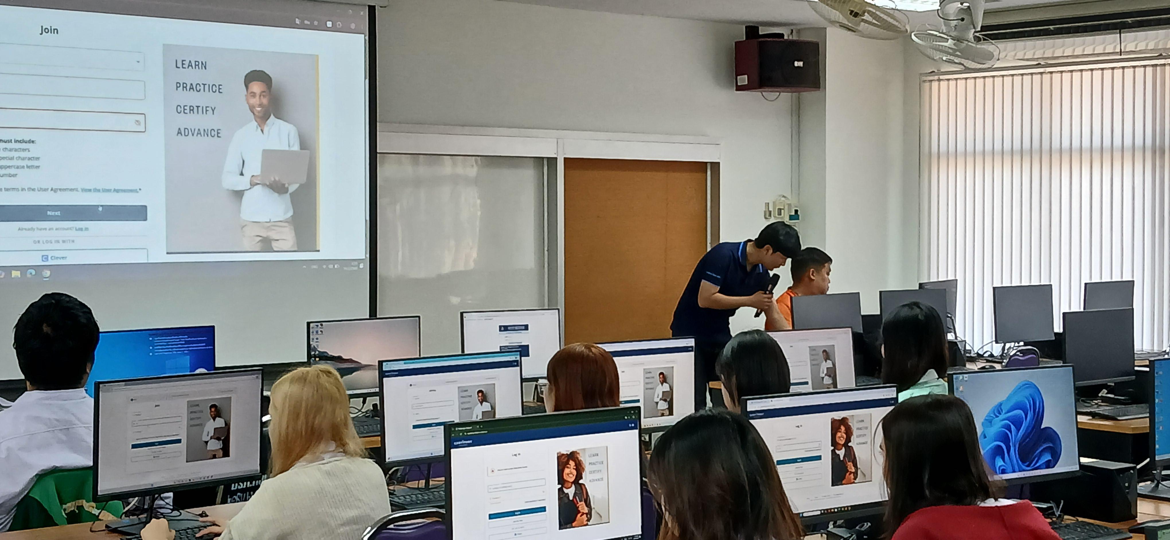 3. วันที่ 13-14 มีนาคม 2569 กิจกรรมอบรมการพัฒนาทักษะด้านดิจิทัลและสอบ (IC3) สำหรับนักศึกษาและบุคลากร แม่สอด