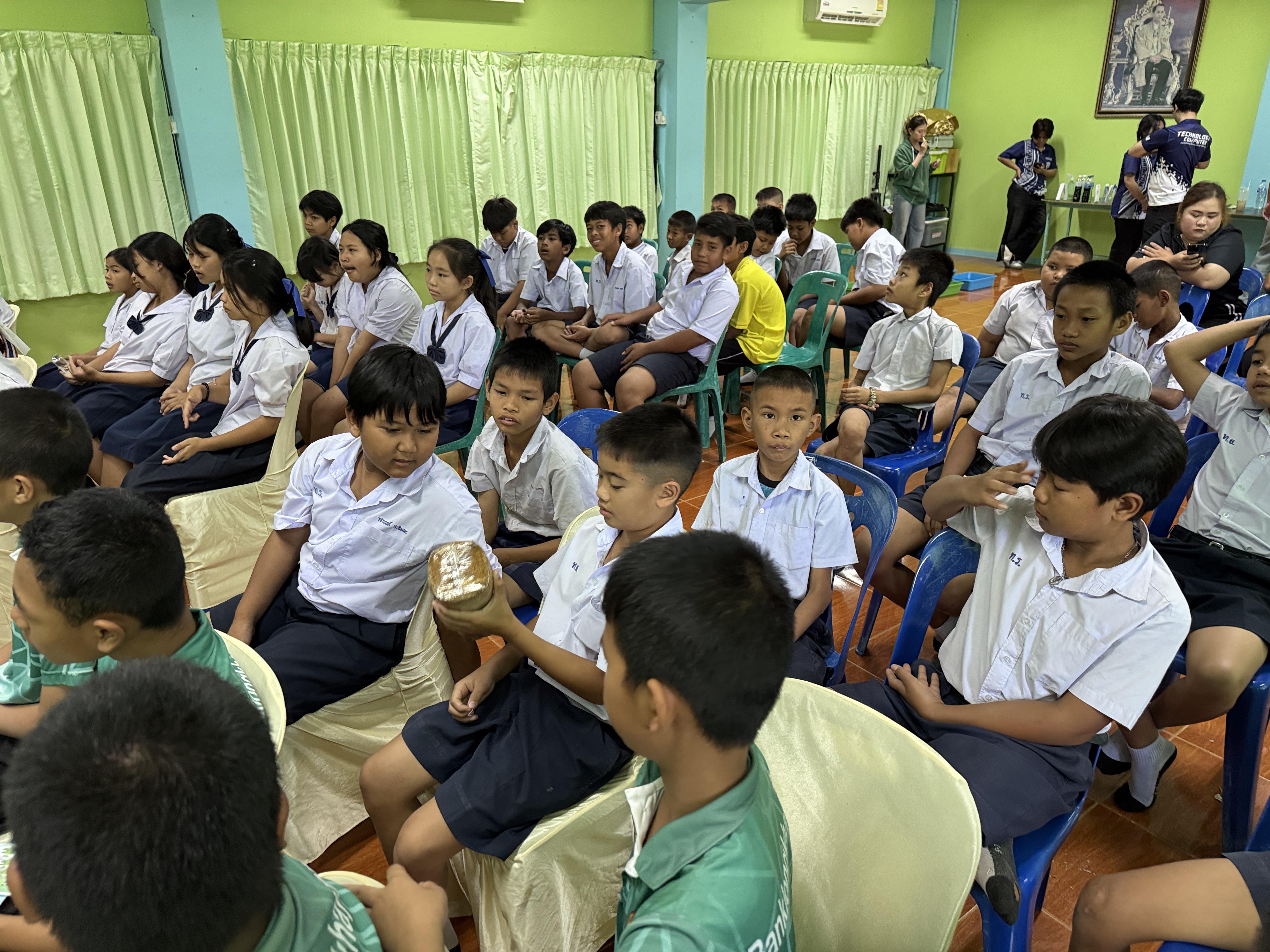 11. วันที่ 15 มีนาคม 2569 เรื่อง การสร้างระบบอินเตอร์เน็ตของสรรพสิ่ง (IOT) สำหรับงานเกษตรอัจฉริยะ (Smart Farm) สำหรับนักเรียน รร.ท่าพุทรา และโรงเรียนคลองแขยง