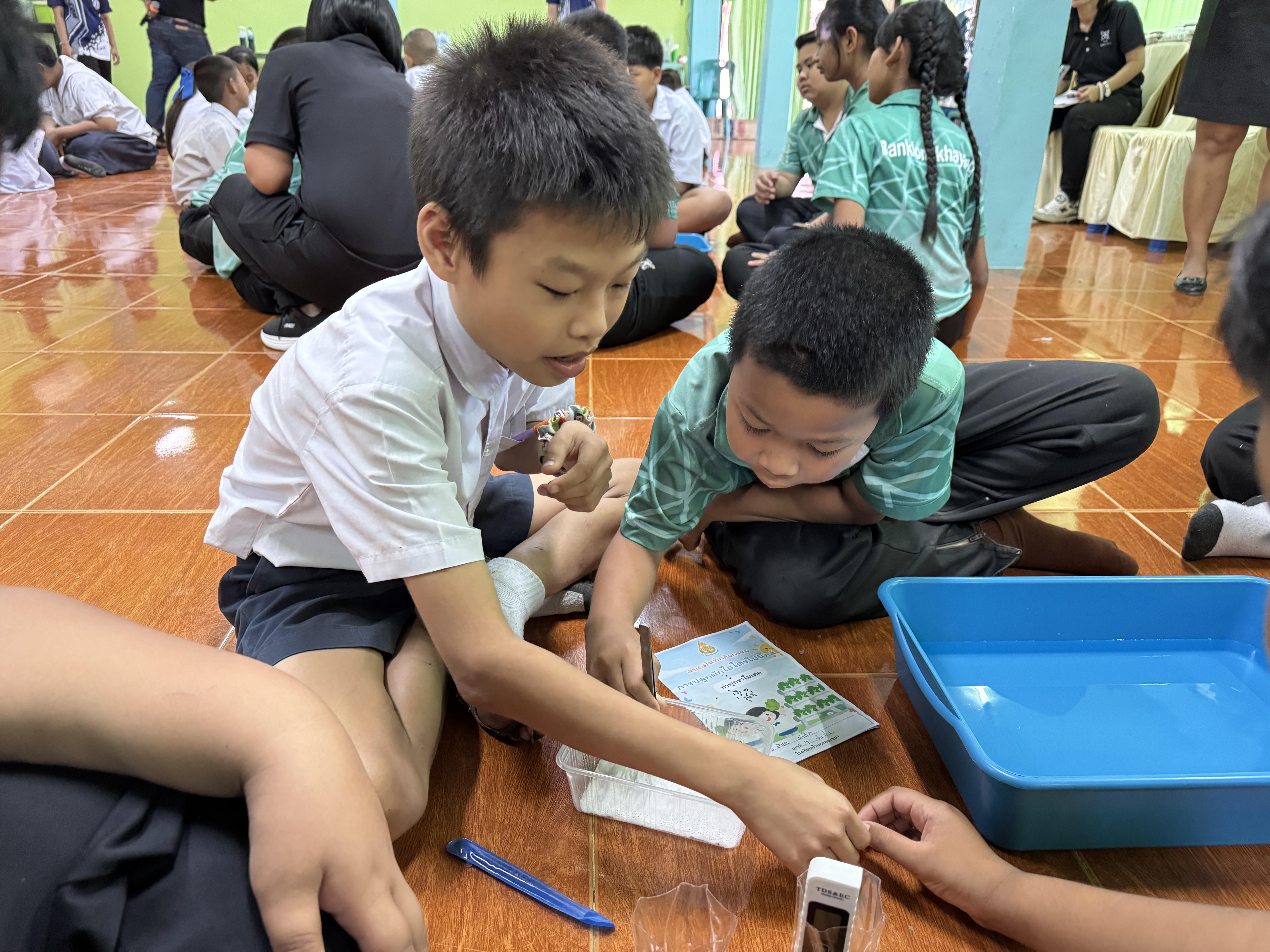 36. วันที่ 15 มีนาคม 2569 เรื่อง การสร้างระบบอินเตอร์เน็ตของสรรพสิ่ง (IOT) สำหรับงานเกษตรอัจฉริยะ (Smart Farm) สำหรับนักเรียน รร.ท่าพุทรา และโรงเรียนคลองแขยง