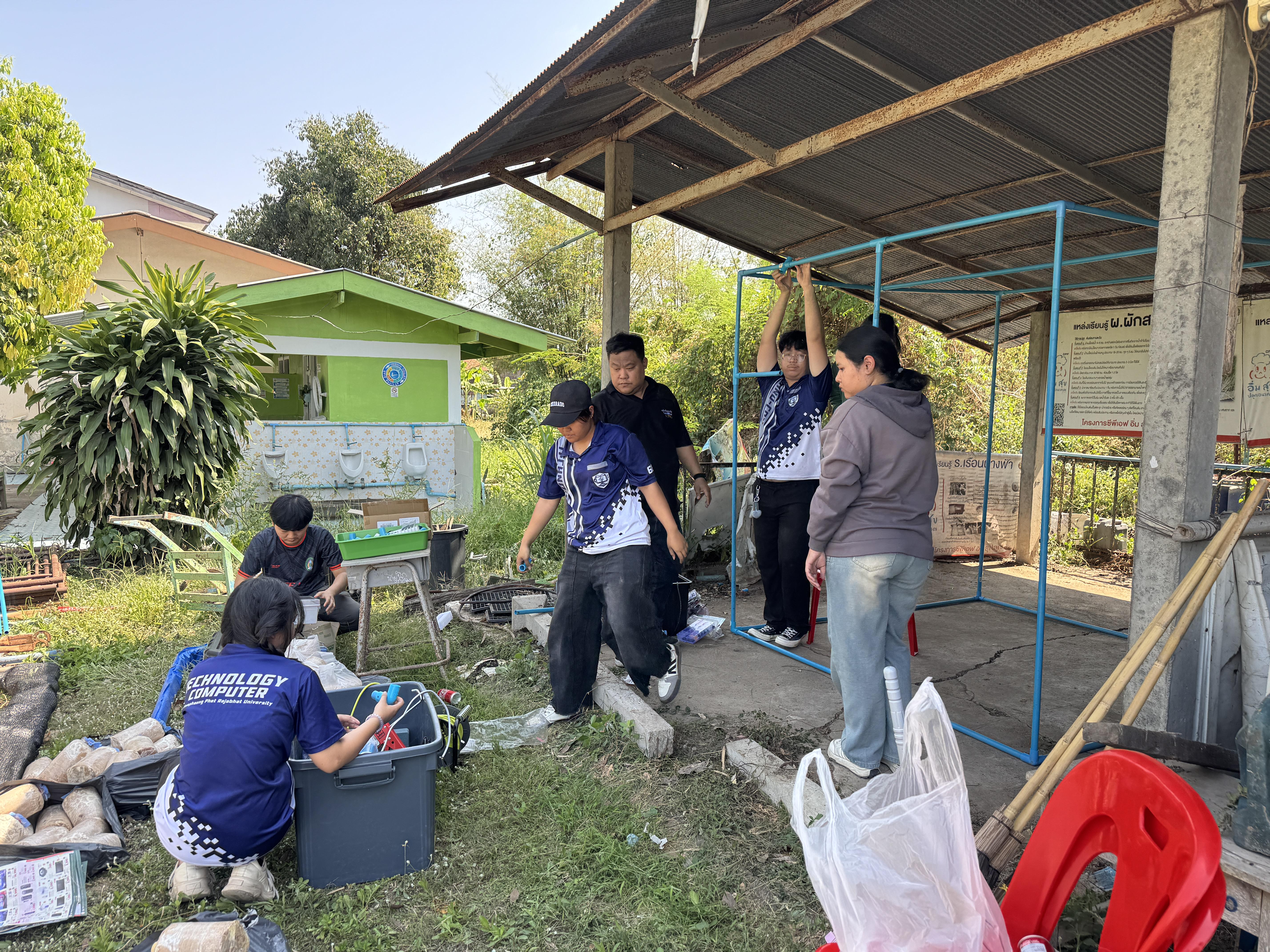 74. วันที่ 15 มีนาคม 2569 เรื่อง การสร้างระบบอินเตอร์เน็ตของสรรพสิ่ง (IOT) สำหรับงานเกษตรอัจฉริยะ (Smart Farm) สำหรับนักเรียน รร.ท่าพุทรา และโรงเรียนคลองแขยง