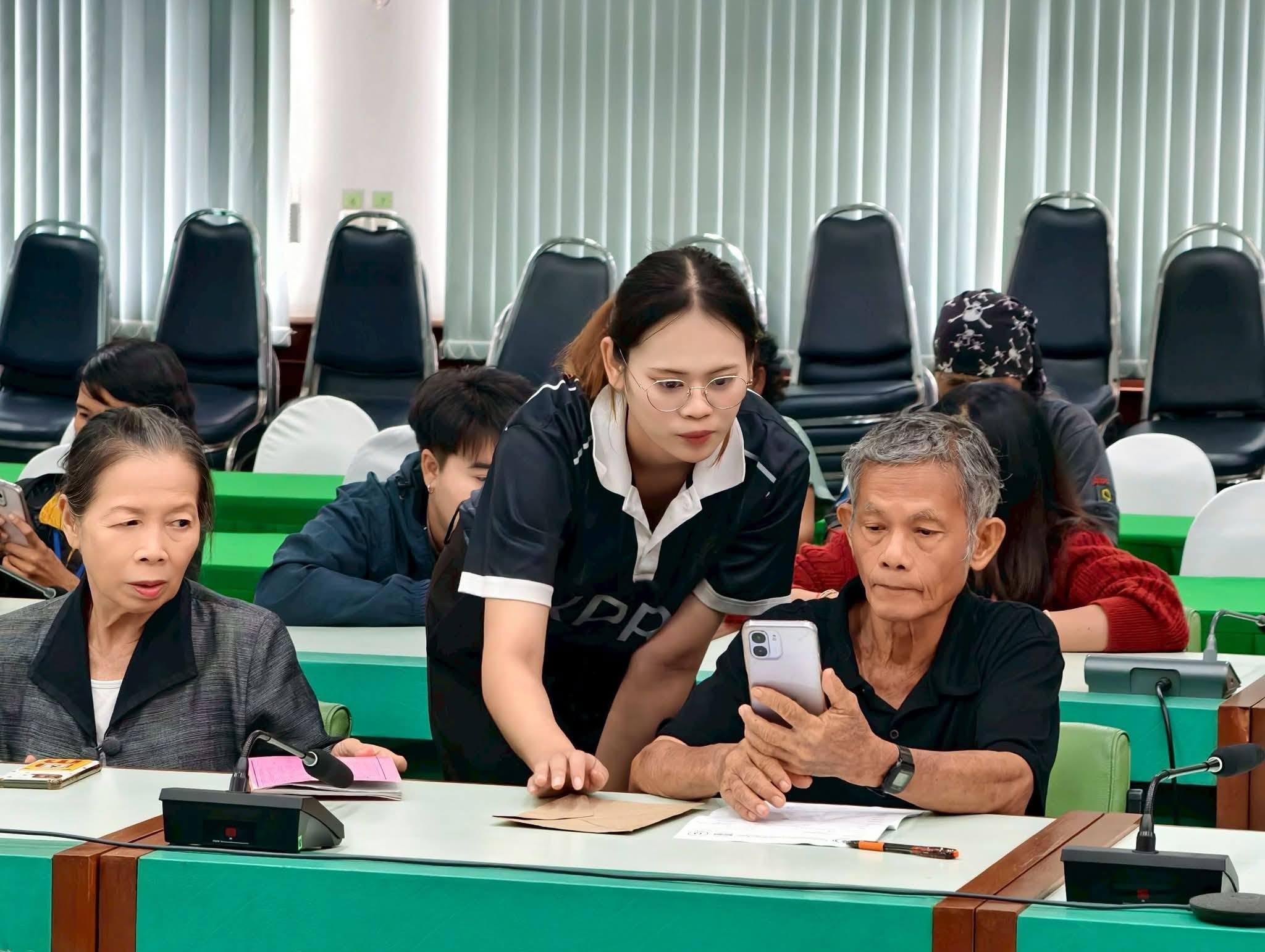 4. วันที่ 15 กรกฎาคม 2569 เรื่อง การประยุกต์ใช้เทคโนโลยี AI เพื่อยกระดับการทำงาน สำหรับบุคลากรภาครัฐ และผู้นำชุมชน  ณ เทศบาลท่ามะเขือ