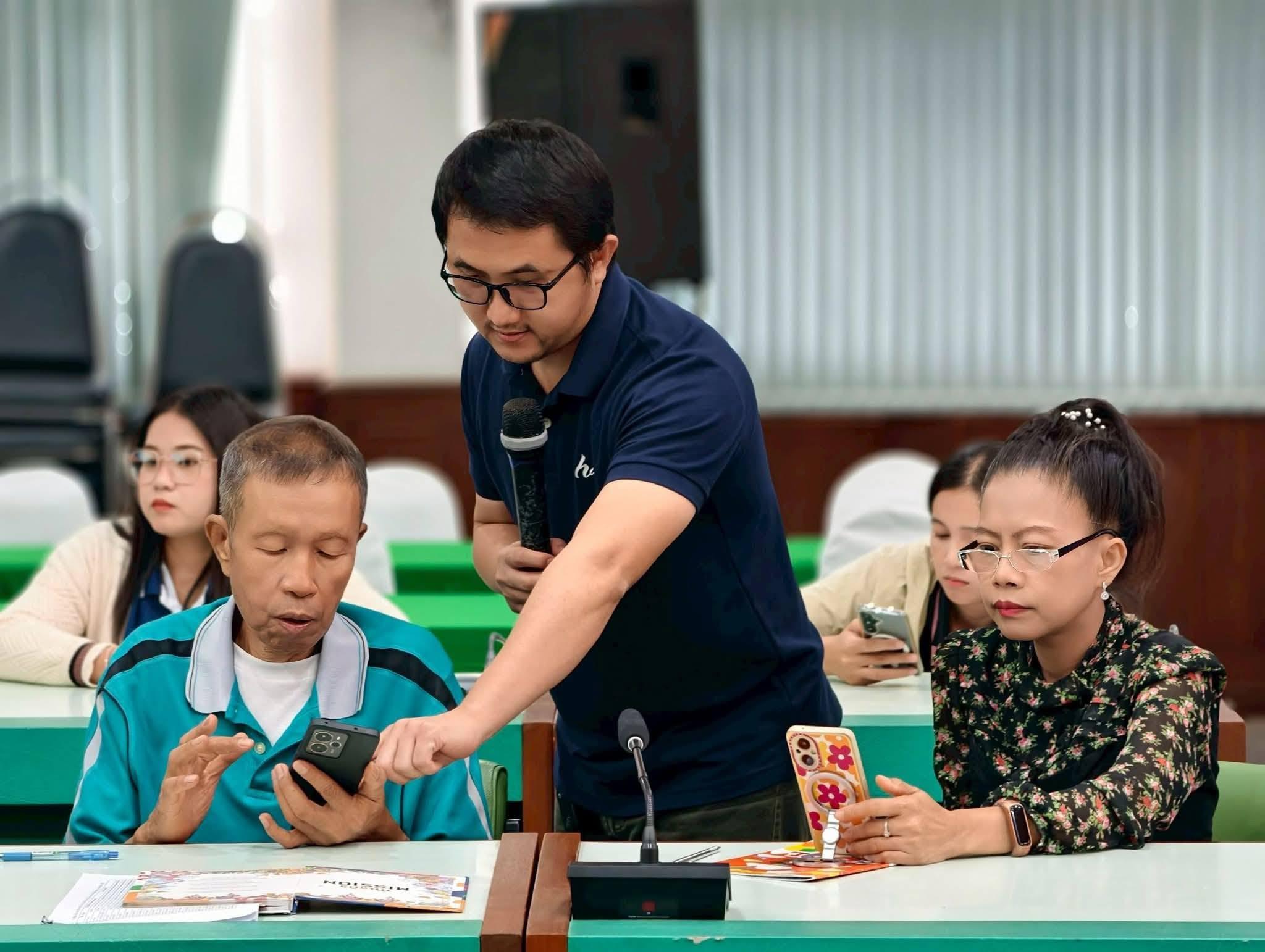 7. วันที่ 15 กรกฎาคม 2569 เรื่อง การประยุกต์ใช้เทคโนโลยี AI เพื่อยกระดับการทำงาน สำหรับบุคลากรภาครัฐ และผู้นำชุมชน  ณ เทศบาลท่ามะเขือ