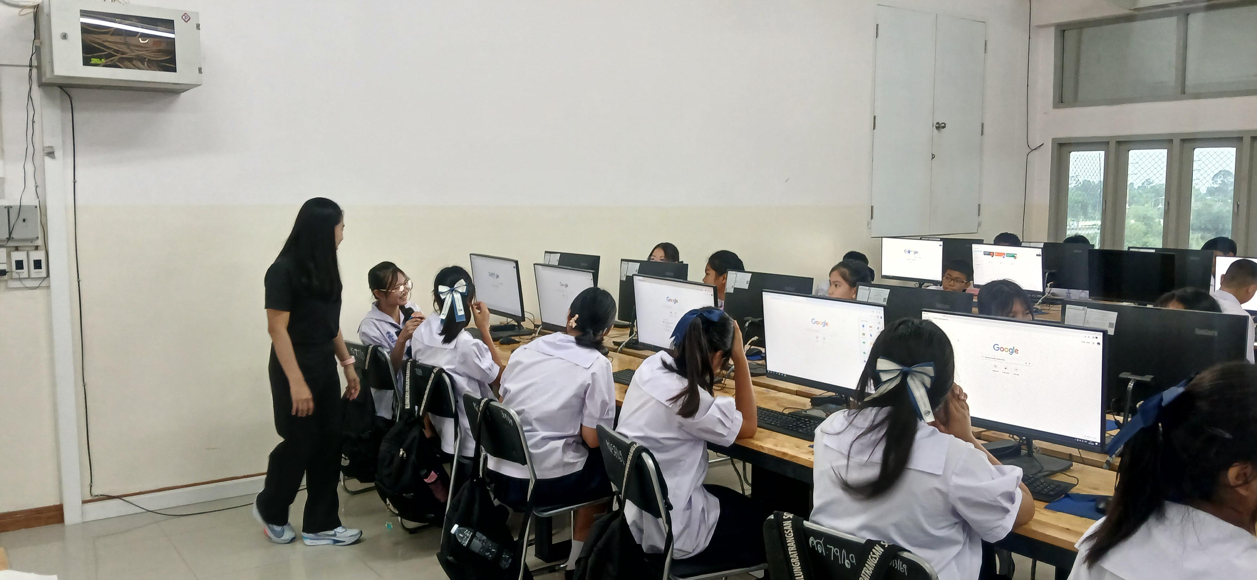8. วันที่ 16-17 กรกฎาคม 2569 เรื่อง การประยุกต์ใช้เทคโนโลยี AI เพื่อยกระดับการศึกษาและการทำงาน สำหรับประชาชนทุกช่วงวัย สำหรับนักเรียน ณ รร.คลองขลุงราษฎร์รังสรรค์