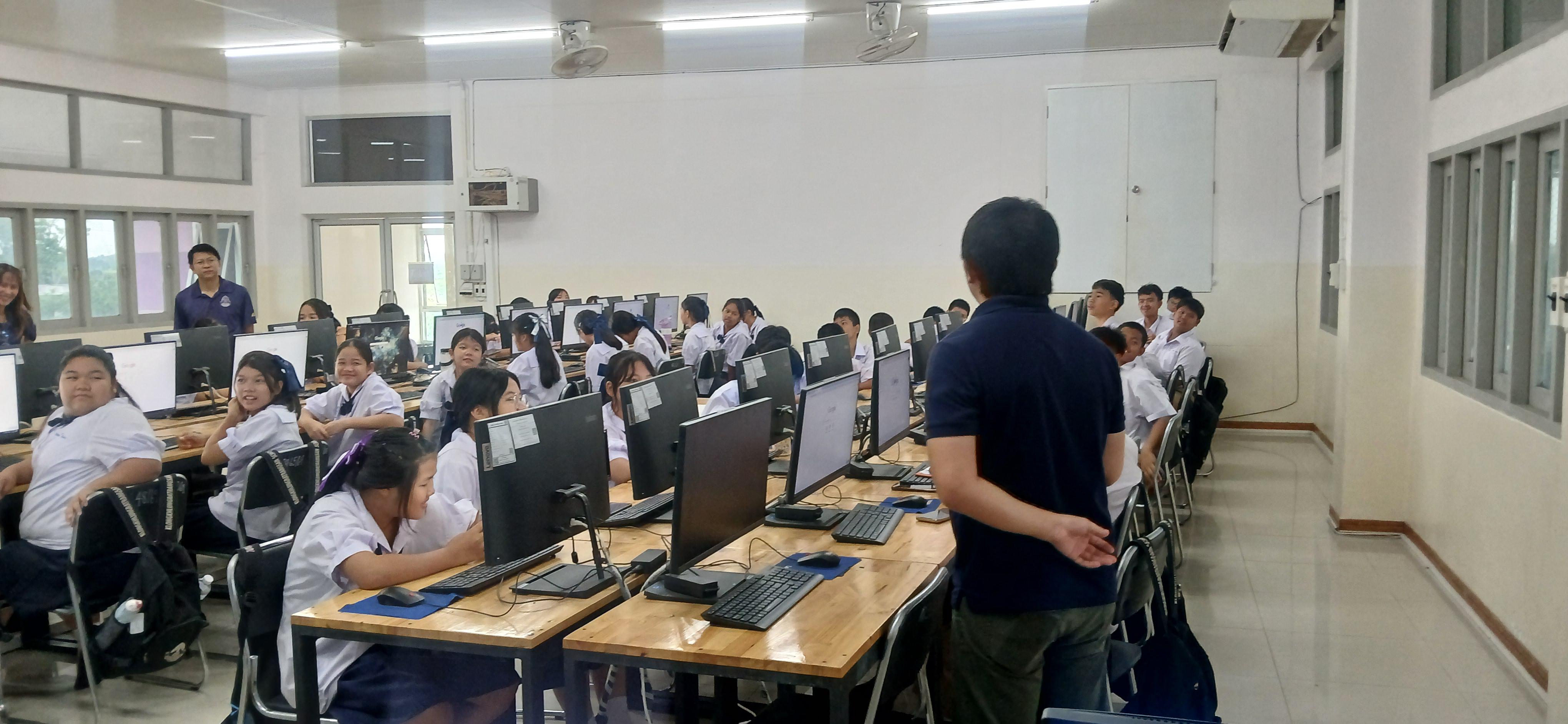 17. วันที่ 16-17 กรกฎาคม 2569 เรื่อง การประยุกต์ใช้เทคโนโลยี AI เพื่อยกระดับการศึกษาและการทำงาน สำหรับประชาชนทุกช่วงวัย สำหรับนักเรียน ณ รร.คลองขลุงราษฎร์รังสรรค์