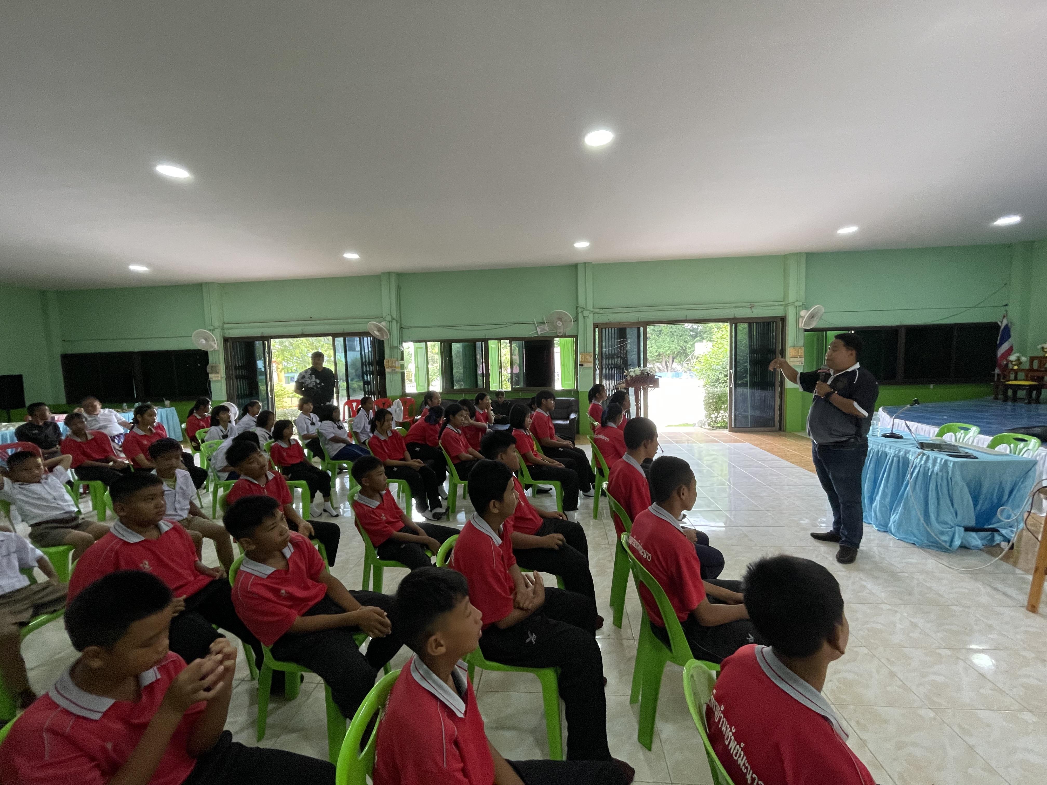 13. วันที่ 16 กรกฎาคม 2569 เรื่อง การประยุกต์ใช้ AI สำหรับงานเกษตรอัจฉริยะ (Smart Farm) สำหรับประชาชนทุกช่วงวัย สำหรับนักเรียน ณ รร.บ้านทรัพย์มะนาว