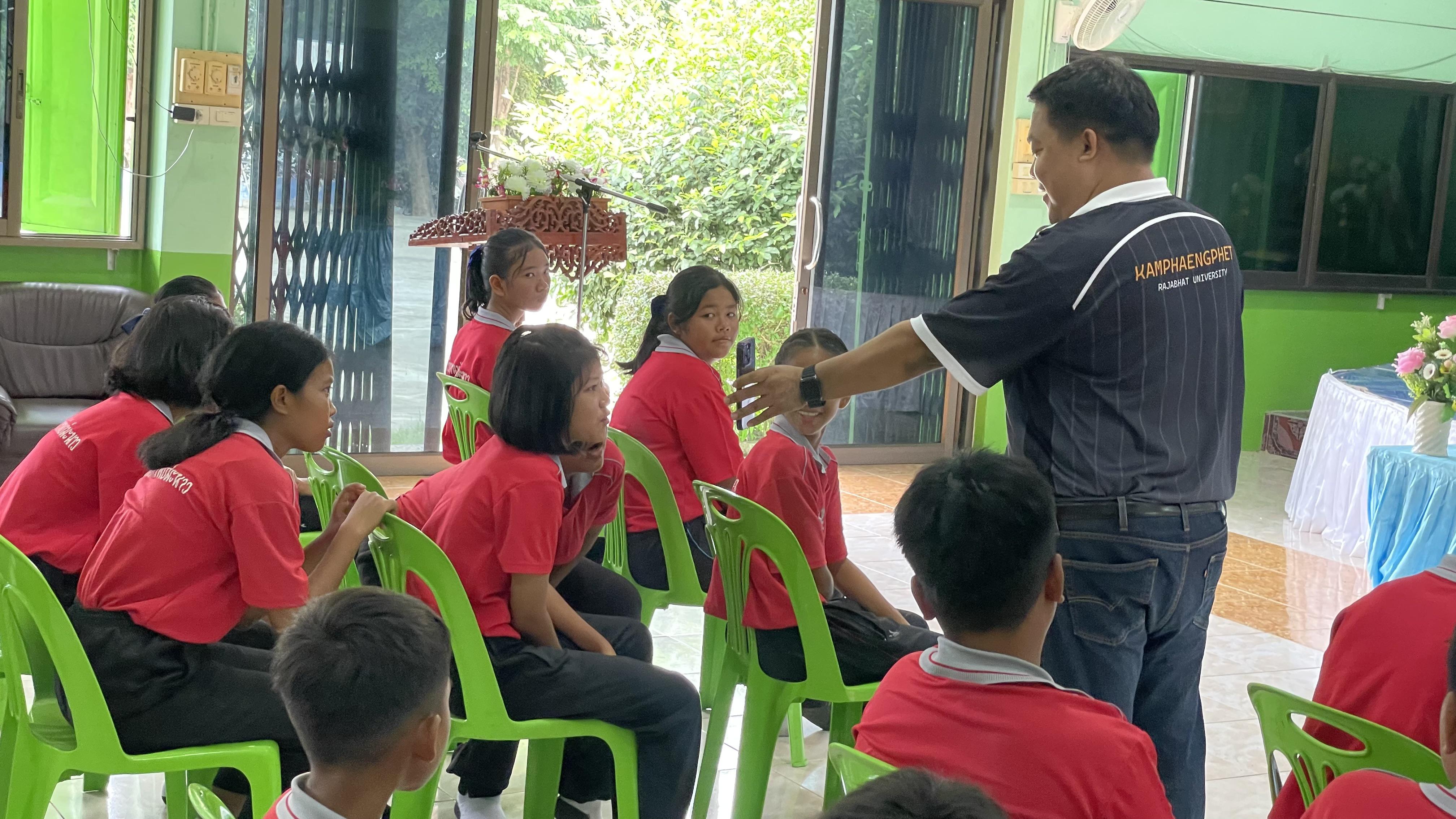 17. วันที่ 16 กรกฎาคม 2569 เรื่อง การประยุกต์ใช้ AI สำหรับงานเกษตรอัจฉริยะ (Smart Farm) สำหรับประชาชนทุกช่วงวัย สำหรับนักเรียน ณ รร.บ้านทรัพย์มะนาว