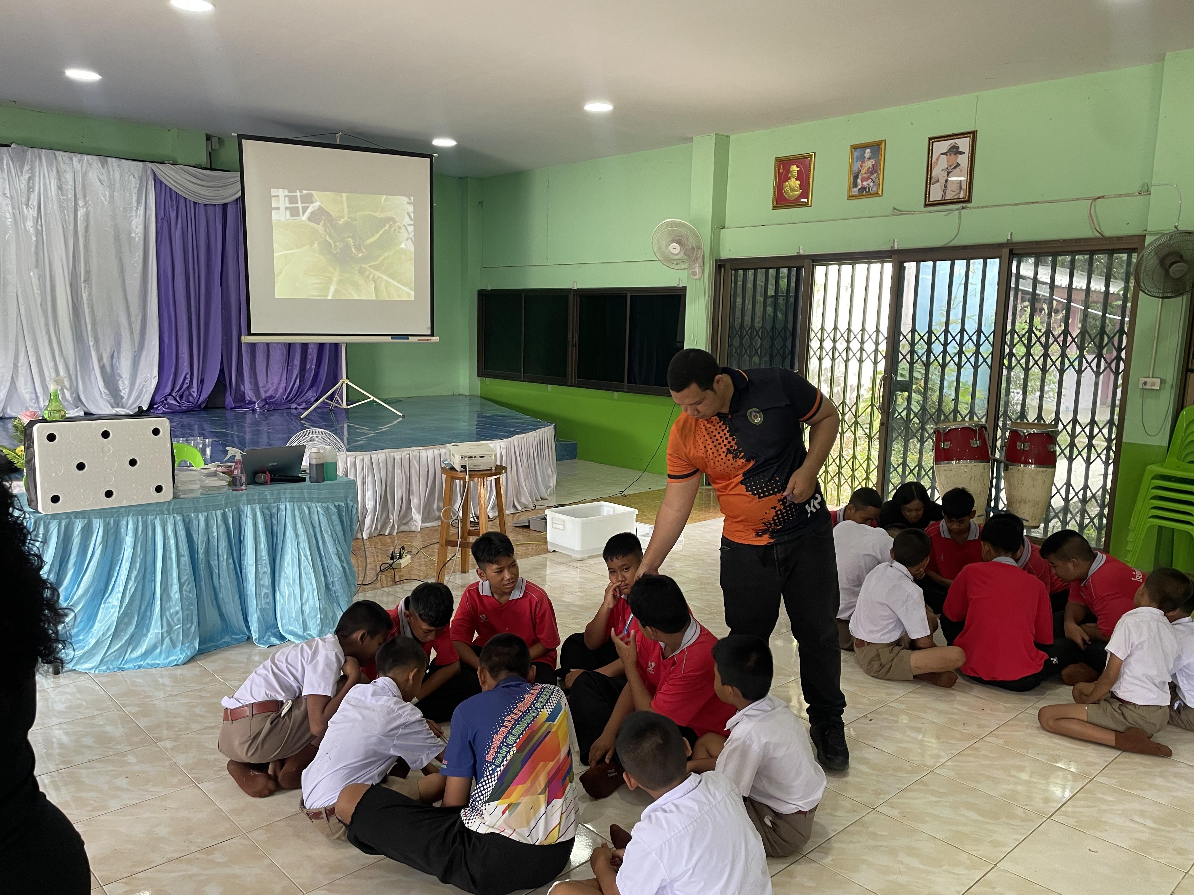 39. วันที่ 16 กรกฎาคม 2569 เรื่อง การประยุกต์ใช้ AI สำหรับงานเกษตรอัจฉริยะ (Smart Farm) สำหรับประชาชนทุกช่วงวัย สำหรับนักเรียน ณ รร.บ้านทรัพย์มะนาว