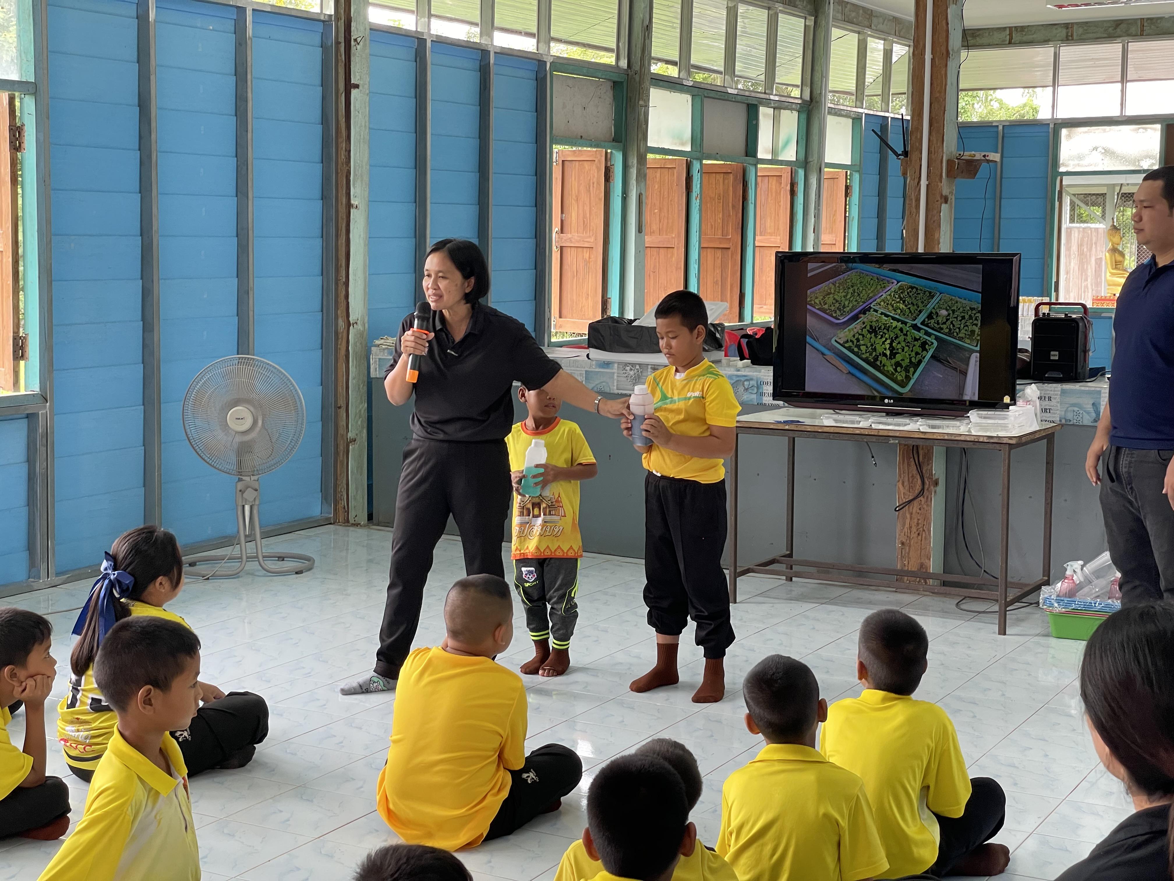 27. วันที่ 17 กรกฎาคม 2569 เรื่อง การประยุกต์ใช้ AI สำหรับงานเกษตรอัจฉริยะ (Smart Farm) สำหรับประชาชนทุกช่วงวัย สำหรับนักเรียน ณ รร.บ้านมาบคล้า