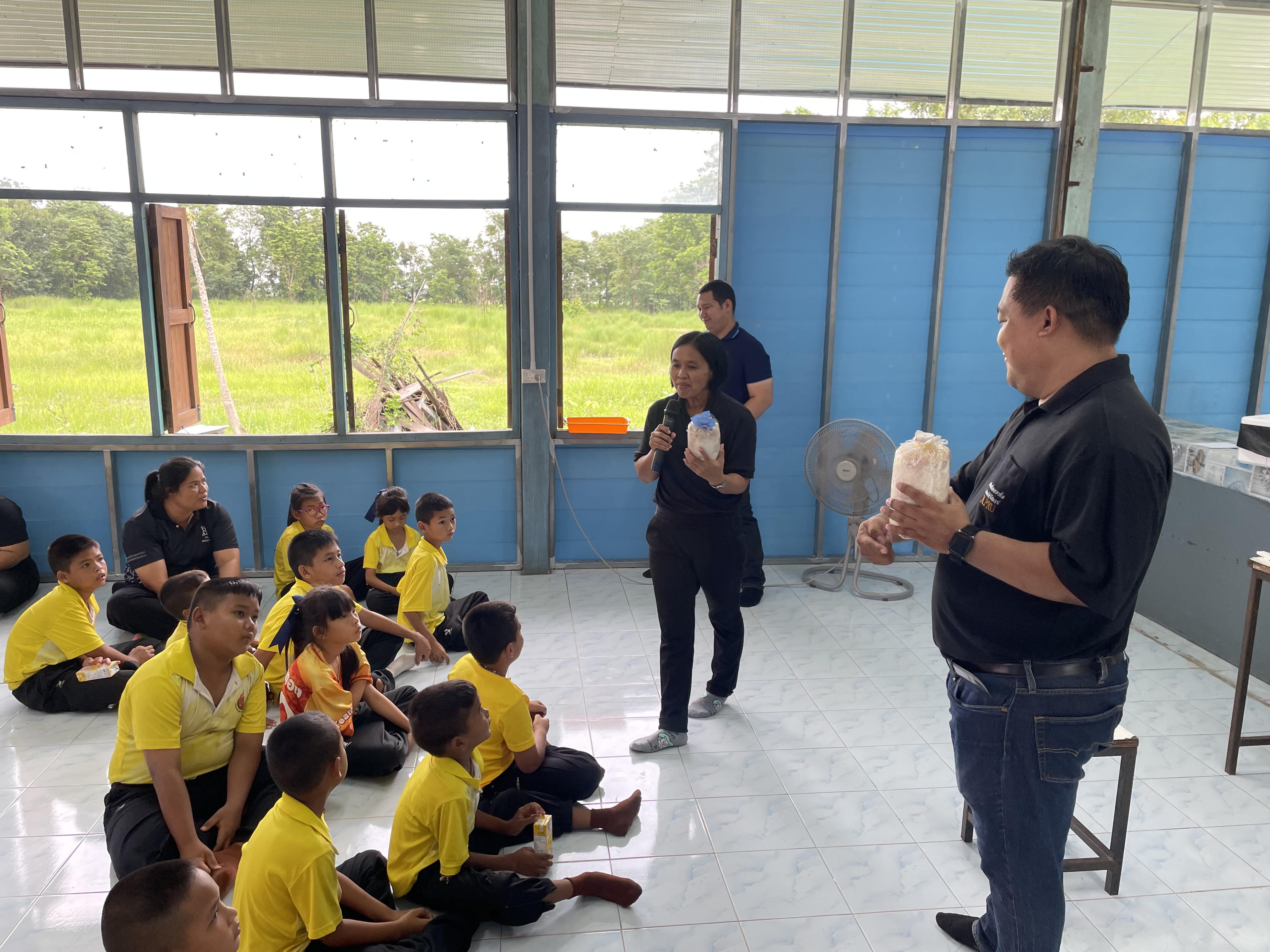 79. วันที่ 17 กรกฎาคม 2569 เรื่อง การประยุกต์ใช้ AI สำหรับงานเกษตรอัจฉริยะ (Smart Farm) สำหรับประชาชนทุกช่วงวัย สำหรับนักเรียน ณ รร.บ้านมาบคล้า