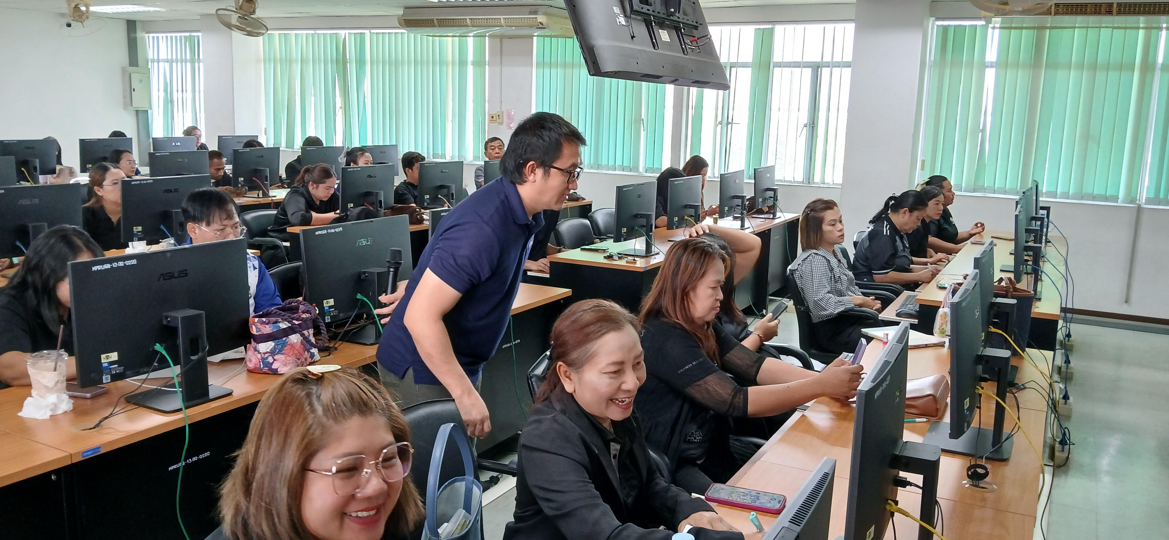 10. วันที่ 19 กรกฎาคม 2569 เรื่อง การประยุกต์ใช้เทคโนโลยี AI เพื่อยกระดับการทำงาน สำหรับบุคลากรภาครัฐ และผู้นำชุมชน  ณ อาคารศูนย์ภาษาและคอมพิวเตอร์ ชั้น 8 มหาวิทยาลัยราชภัฏกำแพงเพชร