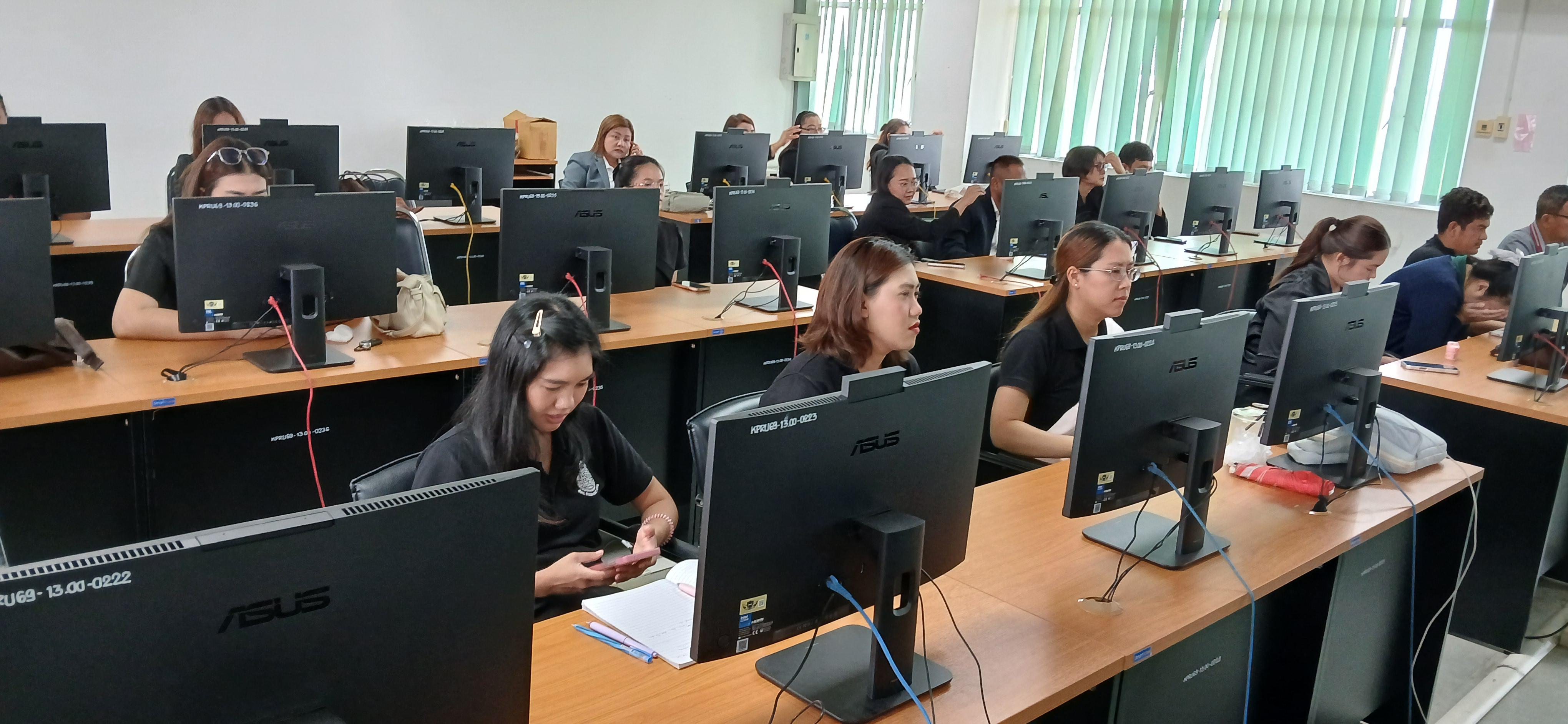 115. วันที่ 19 กรกฎาคม 2569 เรื่อง การประยุกต์ใช้เทคโนโลยี AI เพื่อยกระดับการทำงาน สำหรับบุคลากรภาครัฐ และผู้นำชุมชน  ณ อาคารศูนย์ภาษาและคอมพิวเตอร์ ชั้น 8 มหาวิทยาลัยราชภัฏกำแพงเพชร