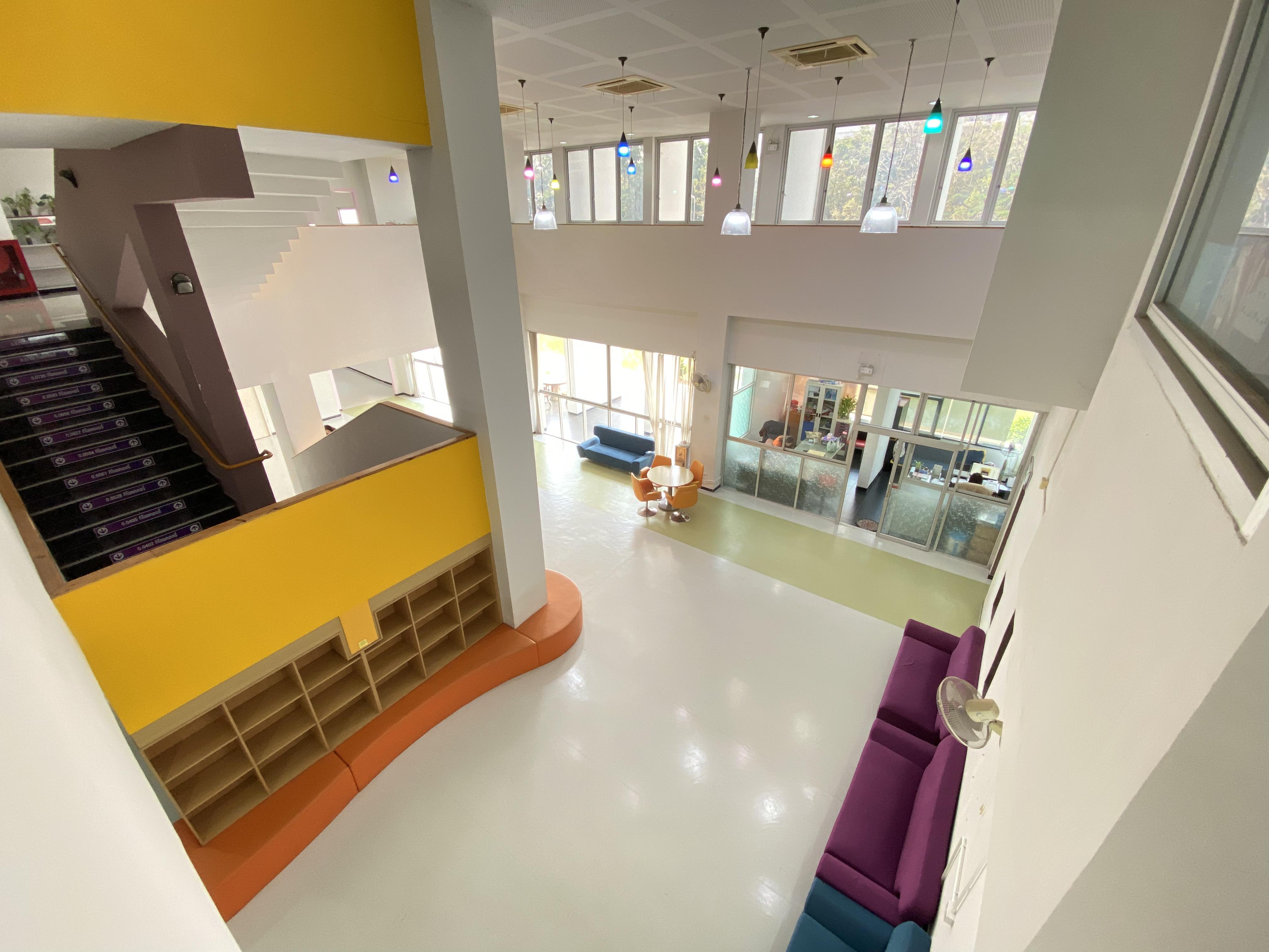 19. อาคารบรรณราชนครินทร์