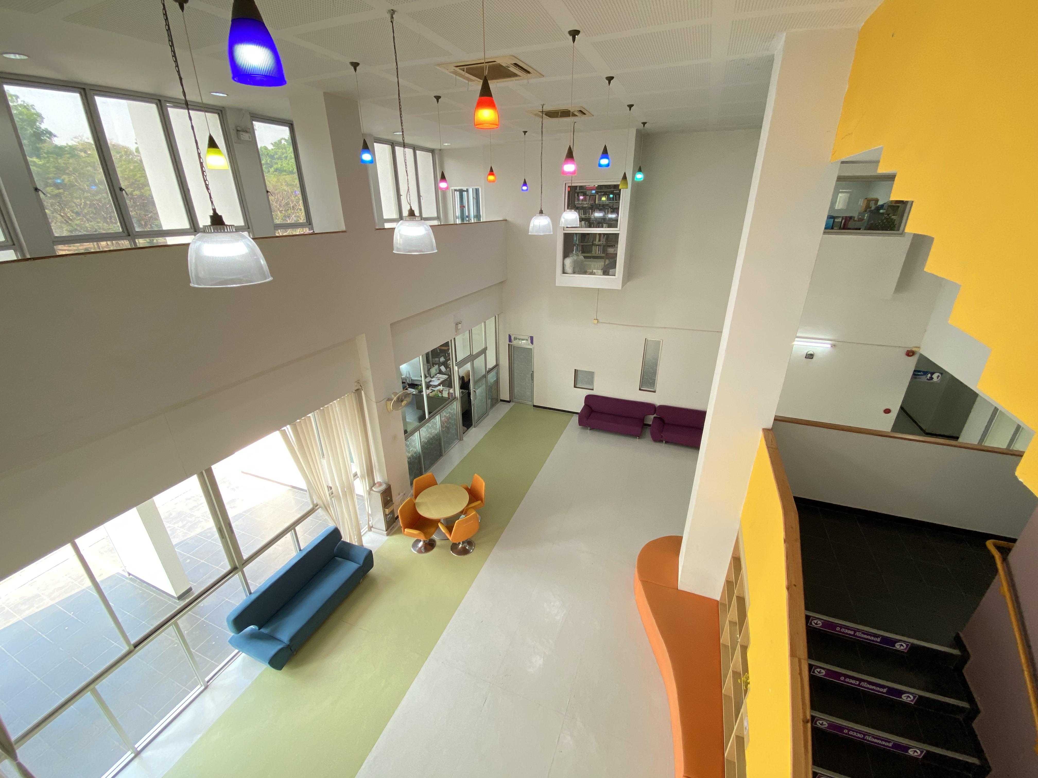 20. อาคารบรรณราชนครินทร์