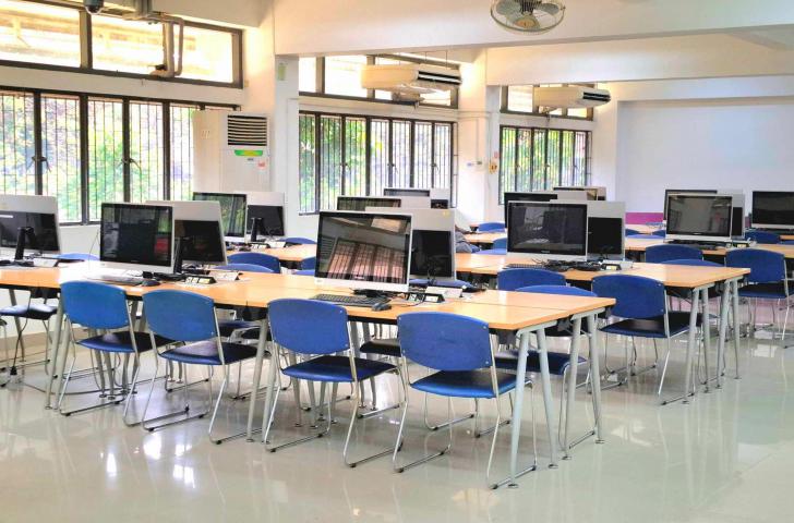 พื้นที่ให้บริการ ชั้น 1 บริการคอมพิวเตอร์และอินเทอร์เน็ต