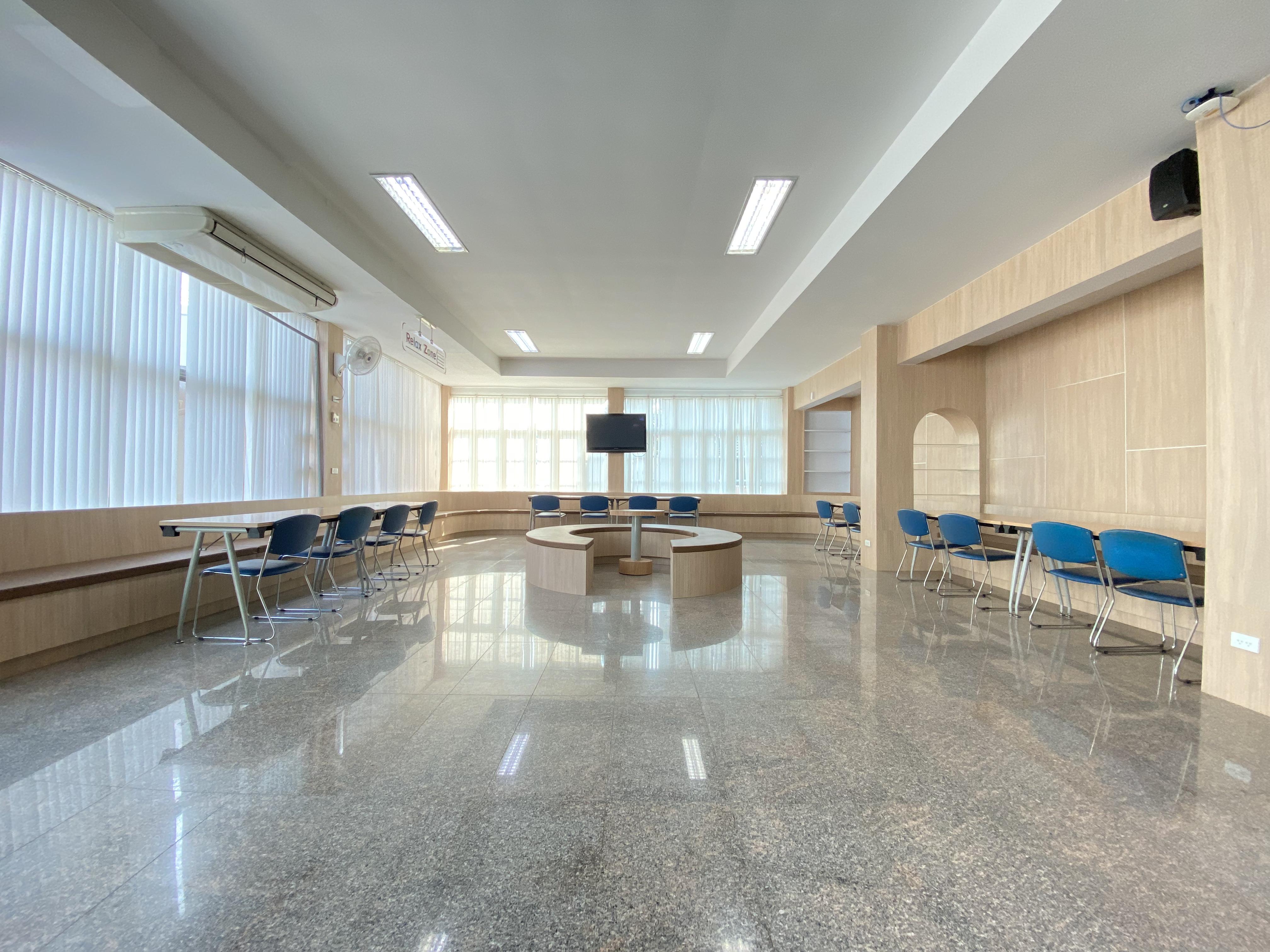 6. สำนักวิทยบริการและเทคโนโลยีสารสนเทศ ชั้น 1