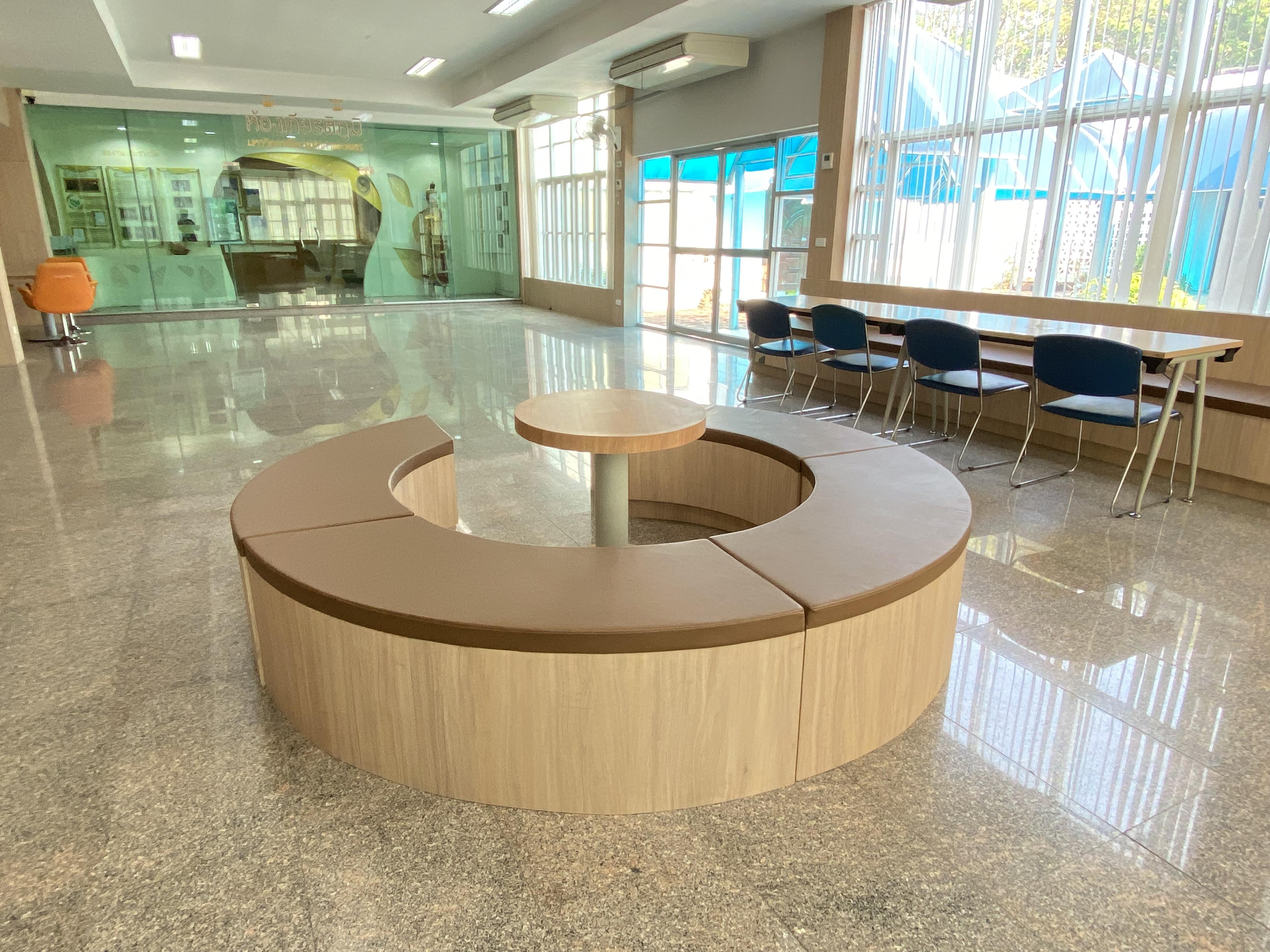 8. สำนักวิทยบริการและเทคโนโลยีสารสนเทศ ชั้น 1